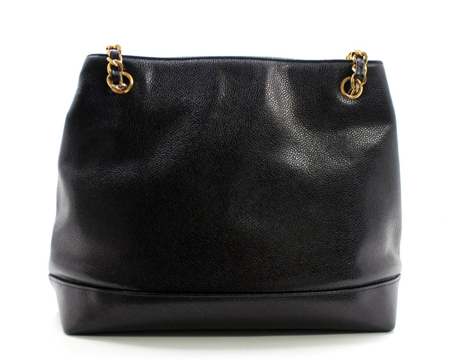 
Excellent PLUS- Chanel Black Caviar Shoulder Bag
A great find for a savvy shopper, this classic Chanel style is a brilliant addition to any collection.  Overall, better than excellent with light wear on the corners being only real signs of prior