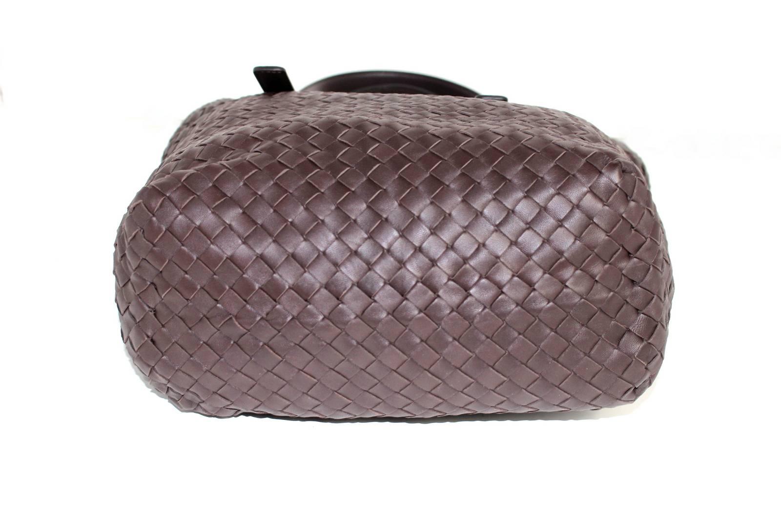 Bottega Veneta Brown Woven Leather Tote In Excellent Condition In New York City & Hamptons, NY