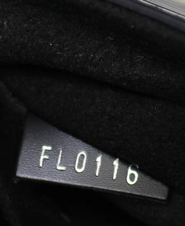 Louis Vuitton Chain Flower Epi Twist MM in Black Noir at 1stDibs