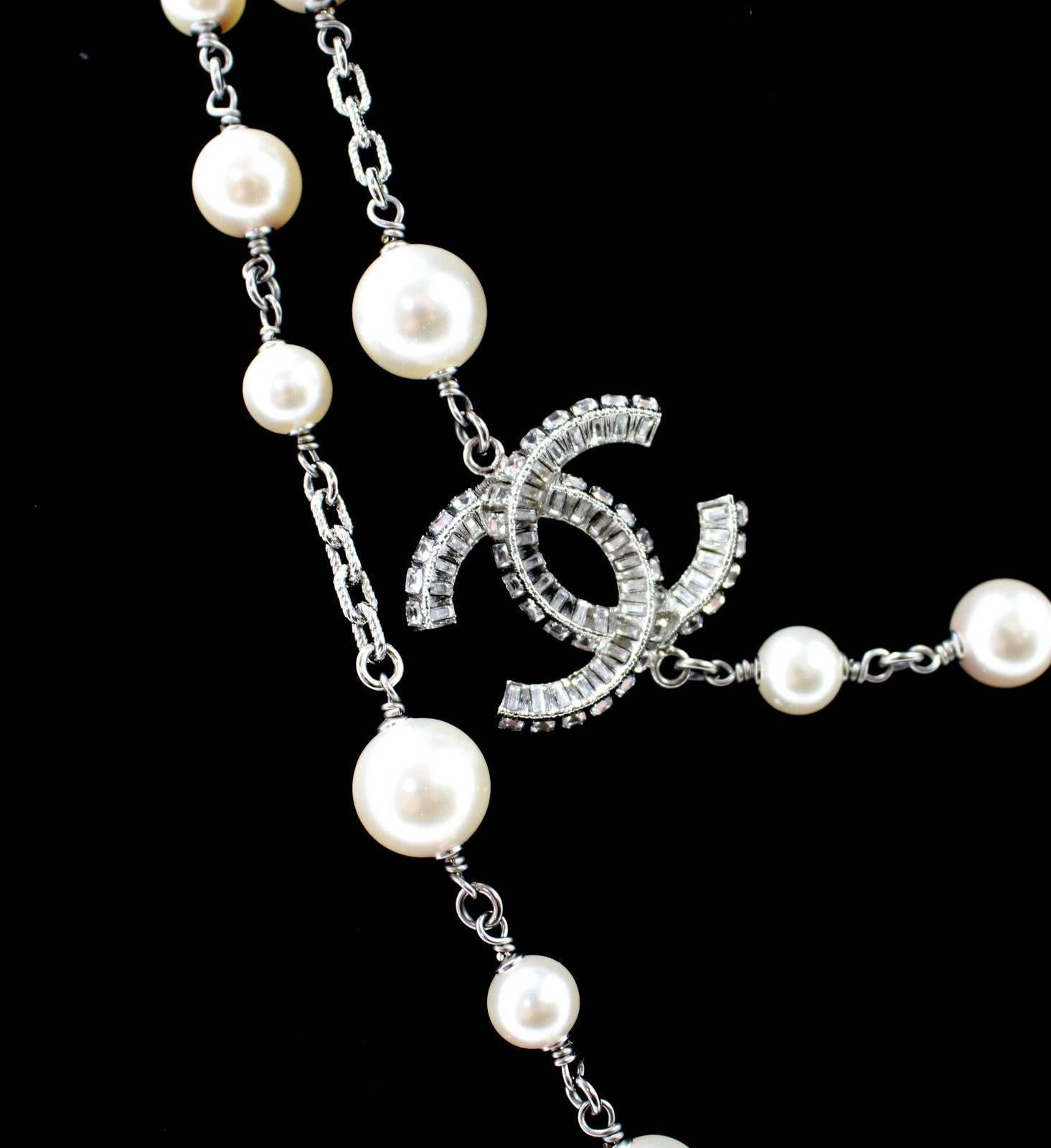 Chanel Pearl Long Necklace with Crystal CC In Excellent Condition In New York City & Hamptons, NY