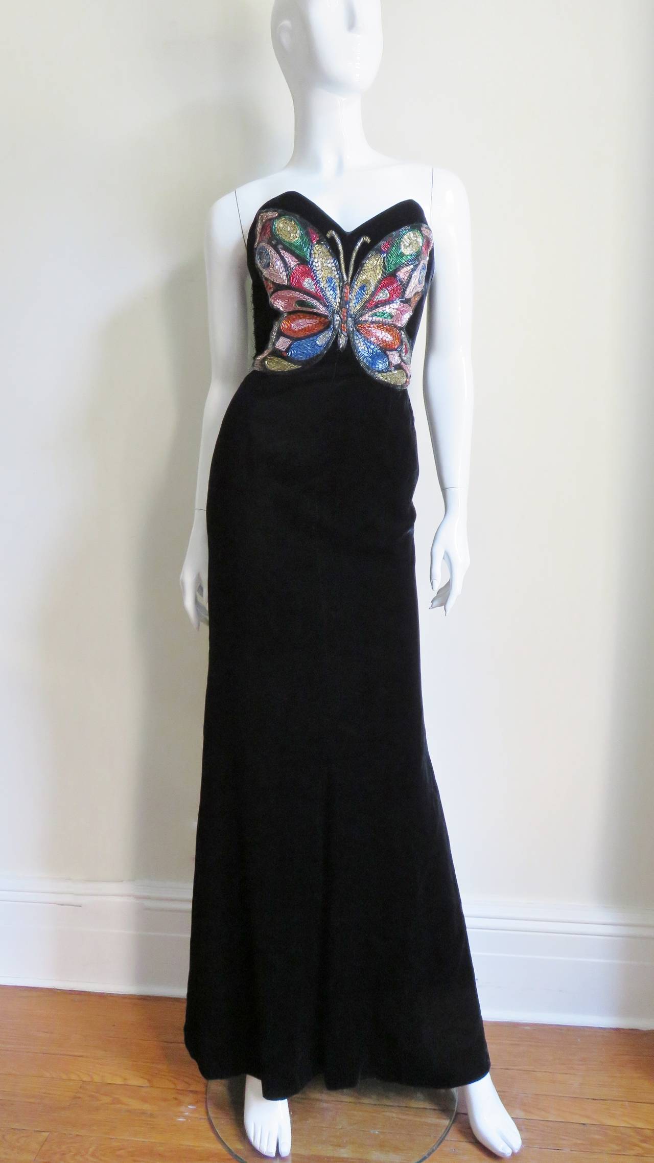 Oscar de la Renta Bustier Gown With Beaded Butterfly In New Condition In Water Mill, NY