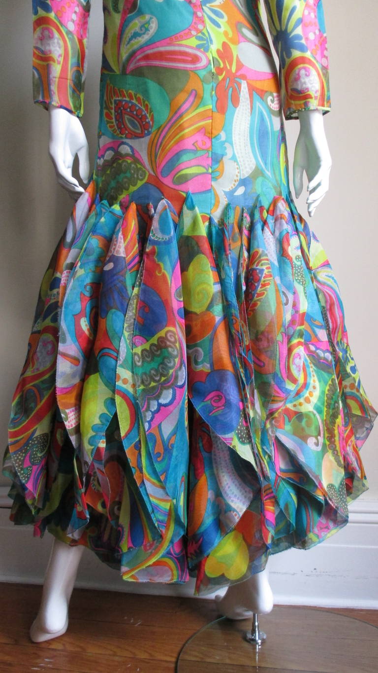 Incredible 1960s Pierre Cardin Psychedelic Orb Hem Dress 3