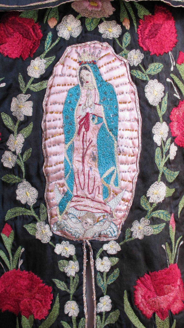 1930's Embroidered Madonna & Roses Cape In Excellent Condition In Water Mill, NY