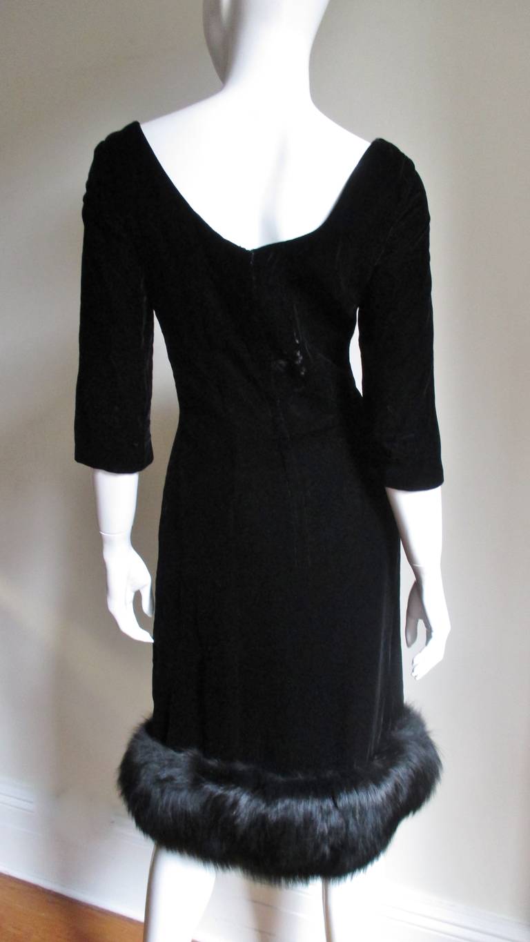  Suzy Perette 1950s Silk Velvet Fox Fur Trim Dress  For Sale 3