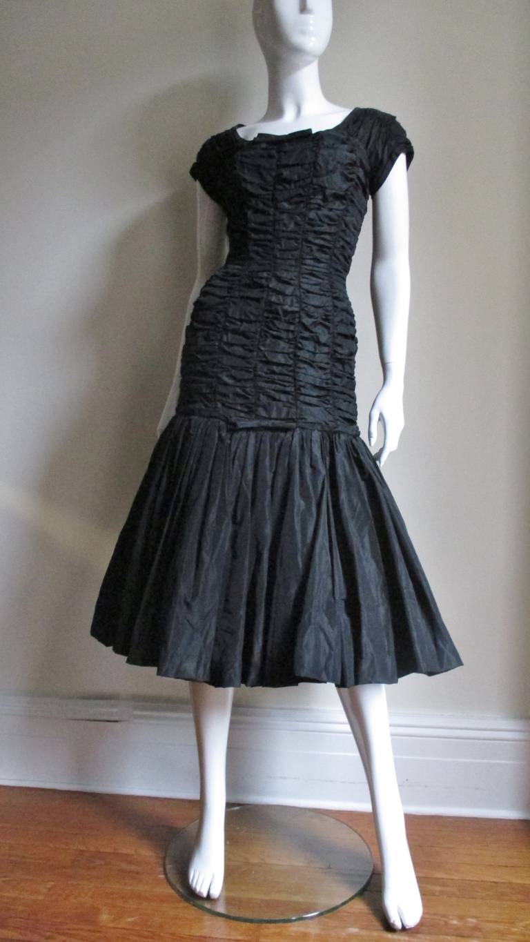 Suzy Perette Ruched Dress 1950s In Excellent Condition For Sale In Water Mill, NY
