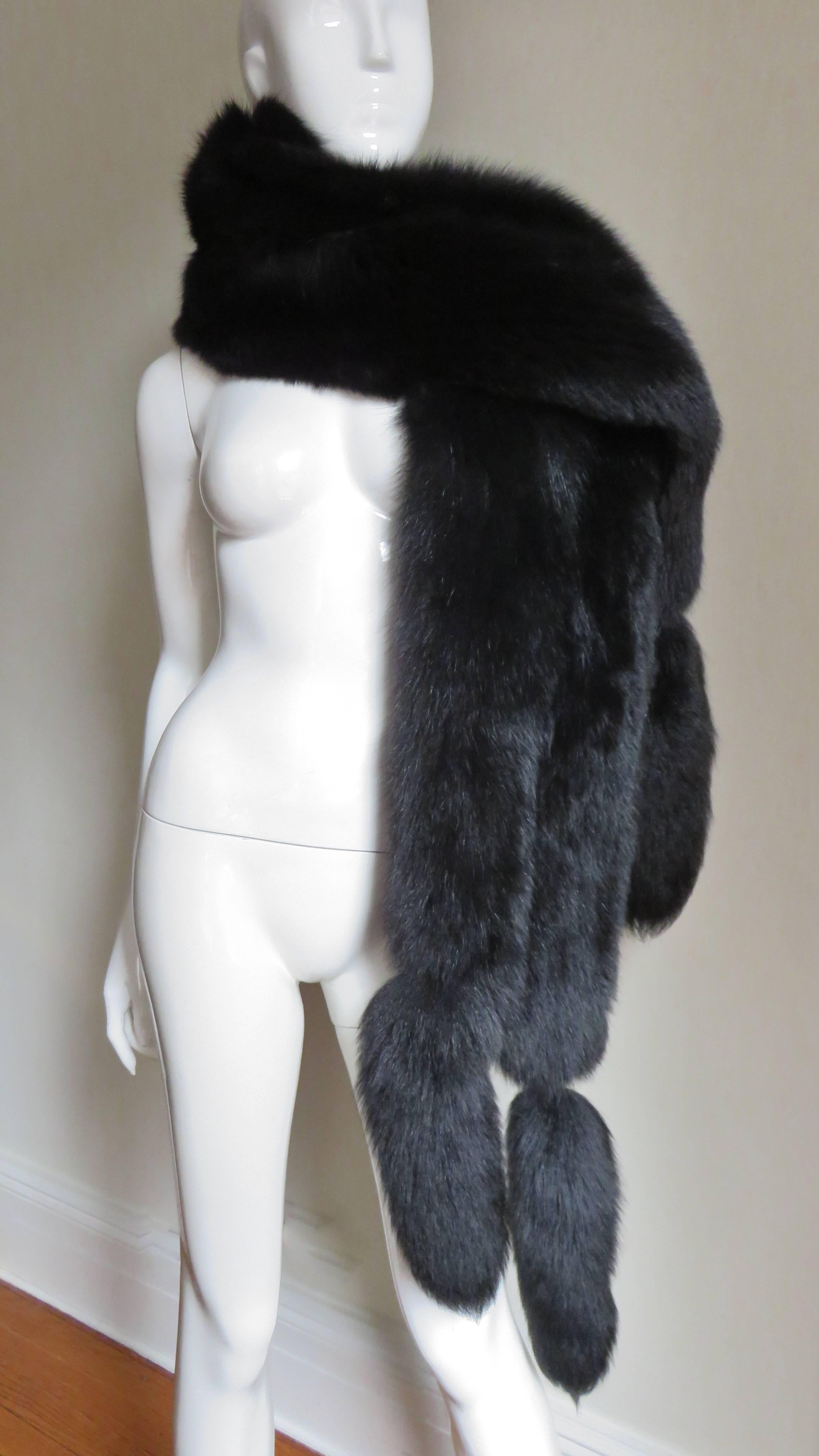 1970s Luxurious Full Length Oscar de la Renta Fox Fur Stole/Wrap 2
