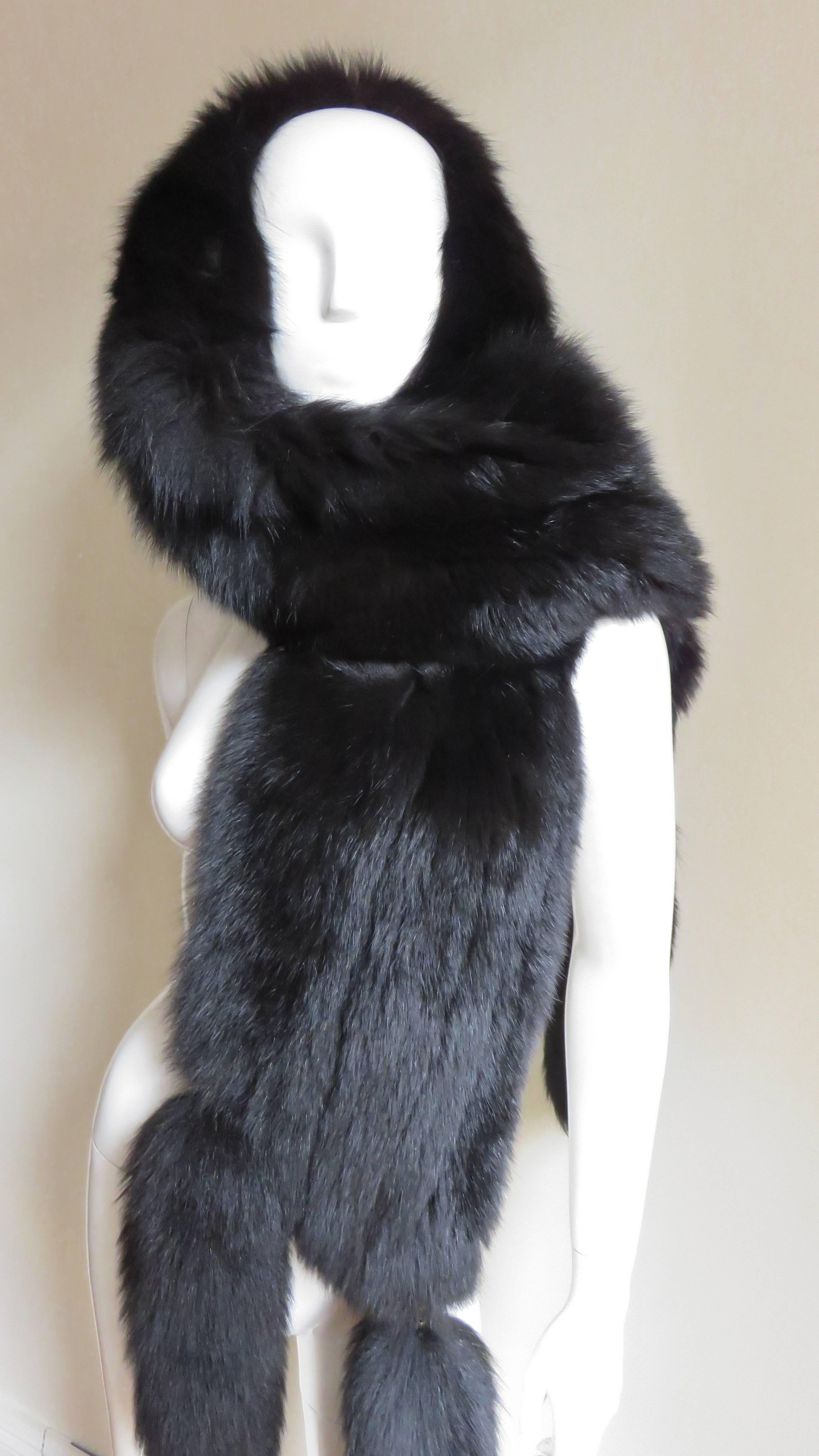 1970s Luxurious Full Length Oscar de la Renta Fox Fur Stole/Wrap 4