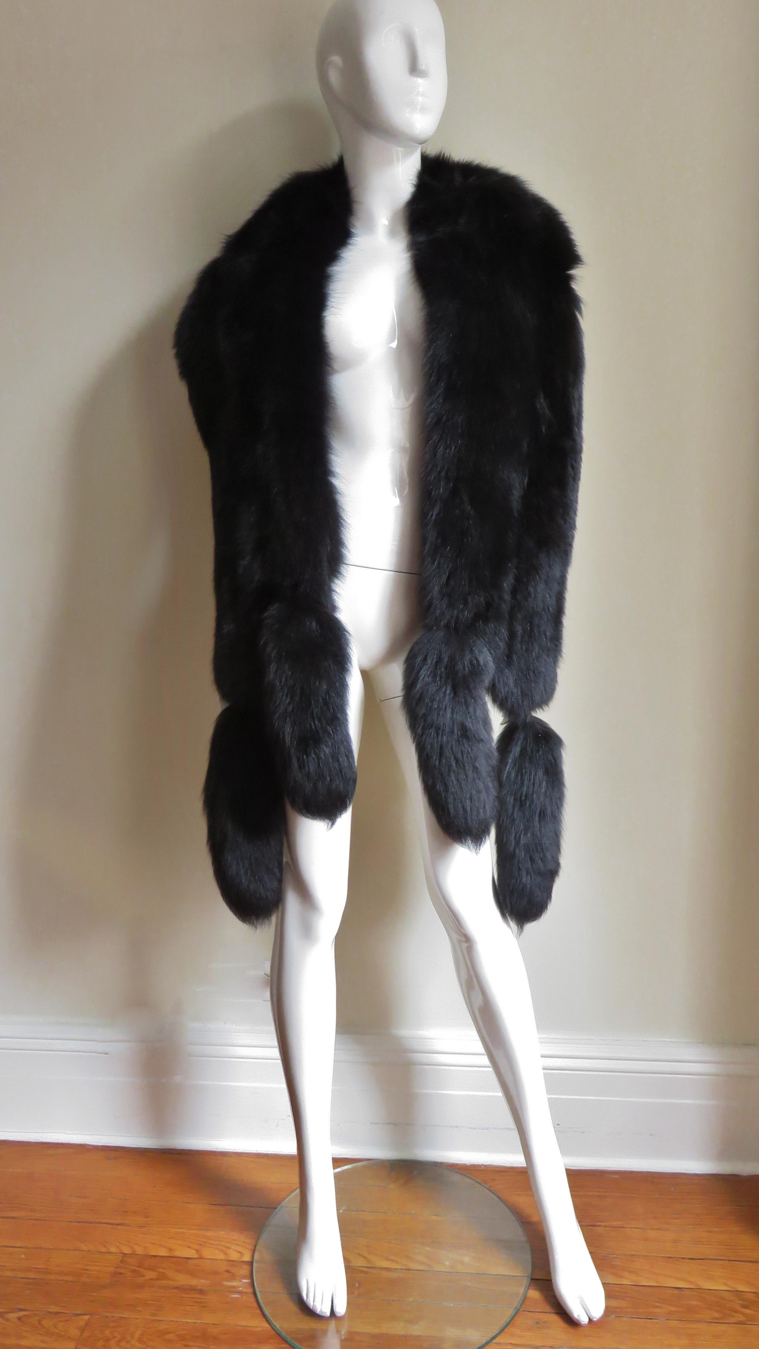 1970s Luxurious Full Length Oscar de la Renta Fox Fur Stole/Wrap 5