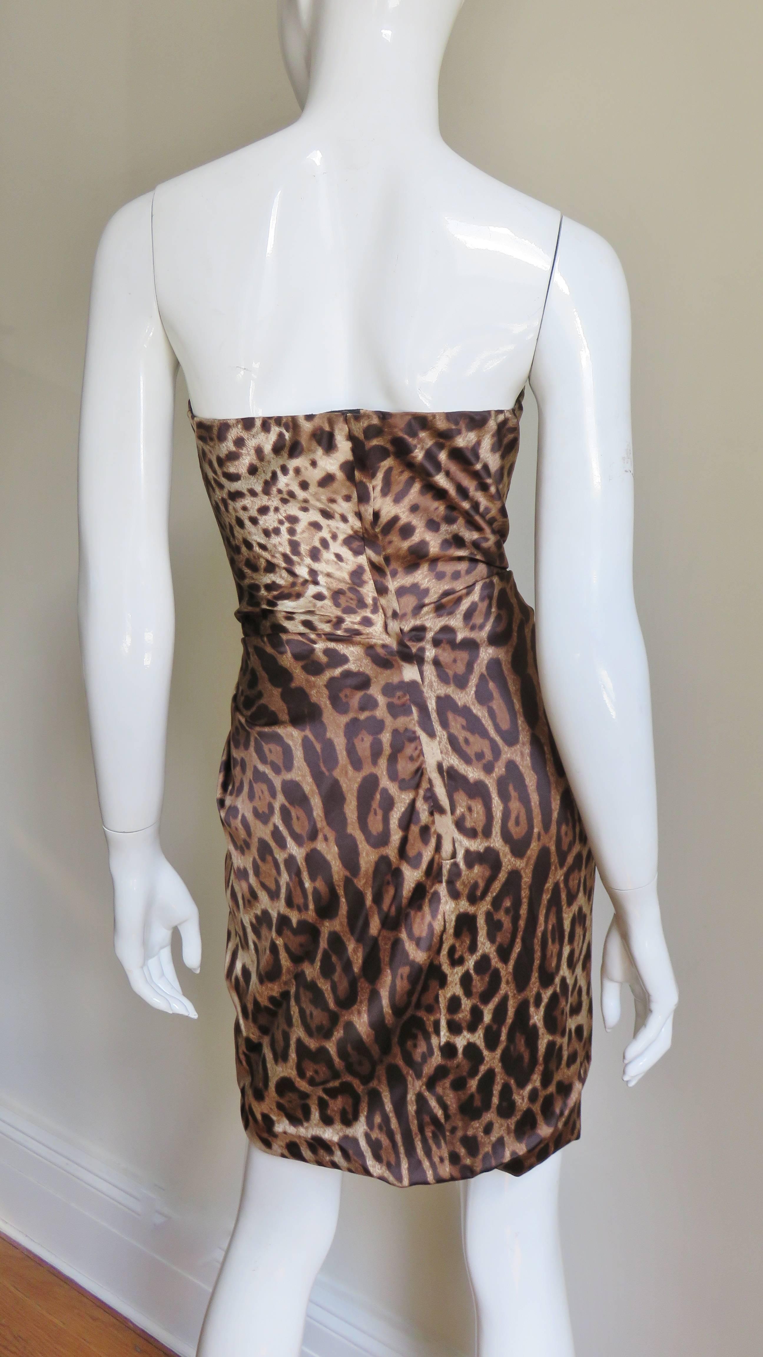 Dolce & Gabbana Silk Leopard Corset Bustier Dress In Excellent Condition In Water Mill, NY