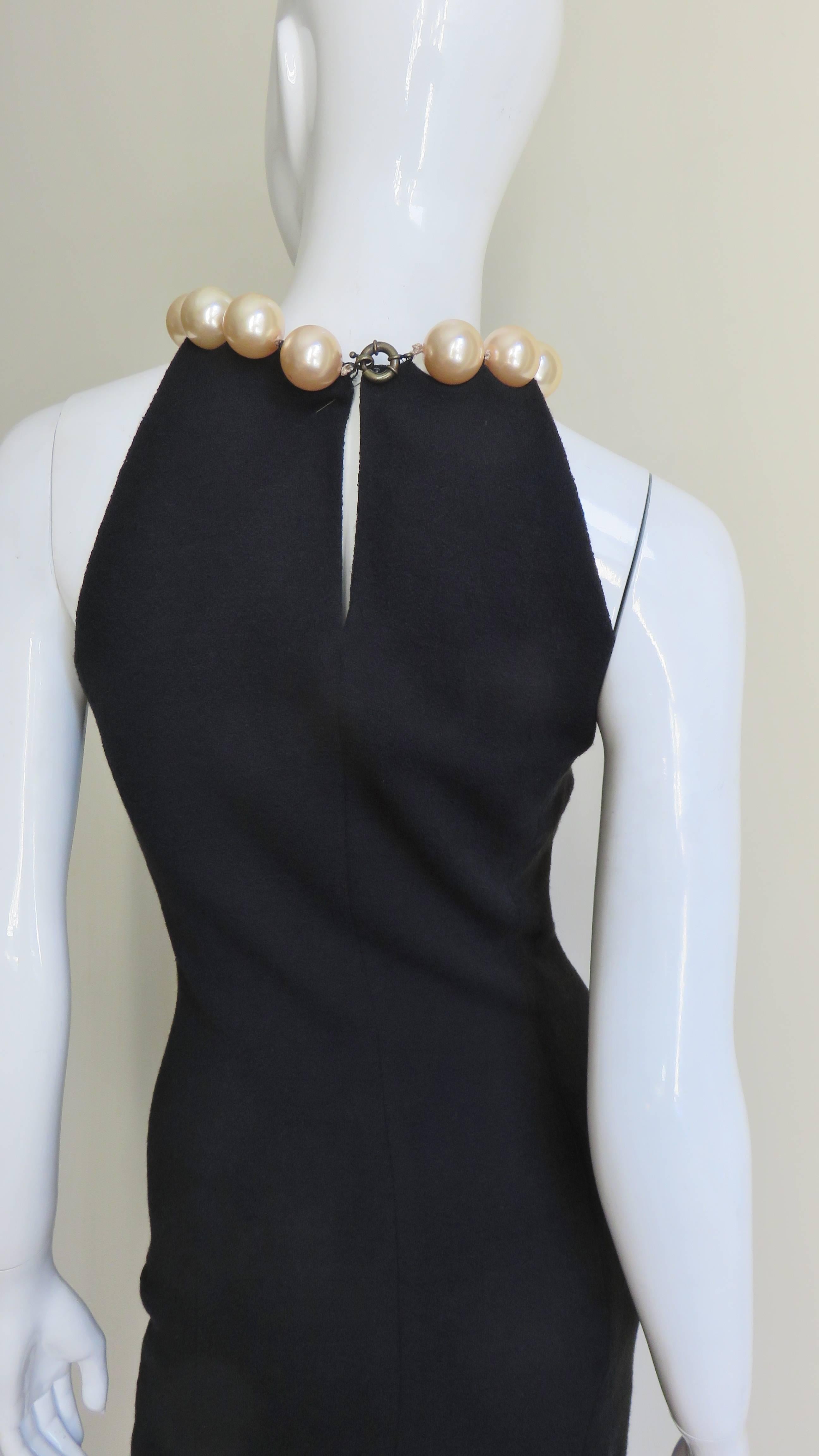 Moschino Kleid mit Perlenkragen im Angebot 6