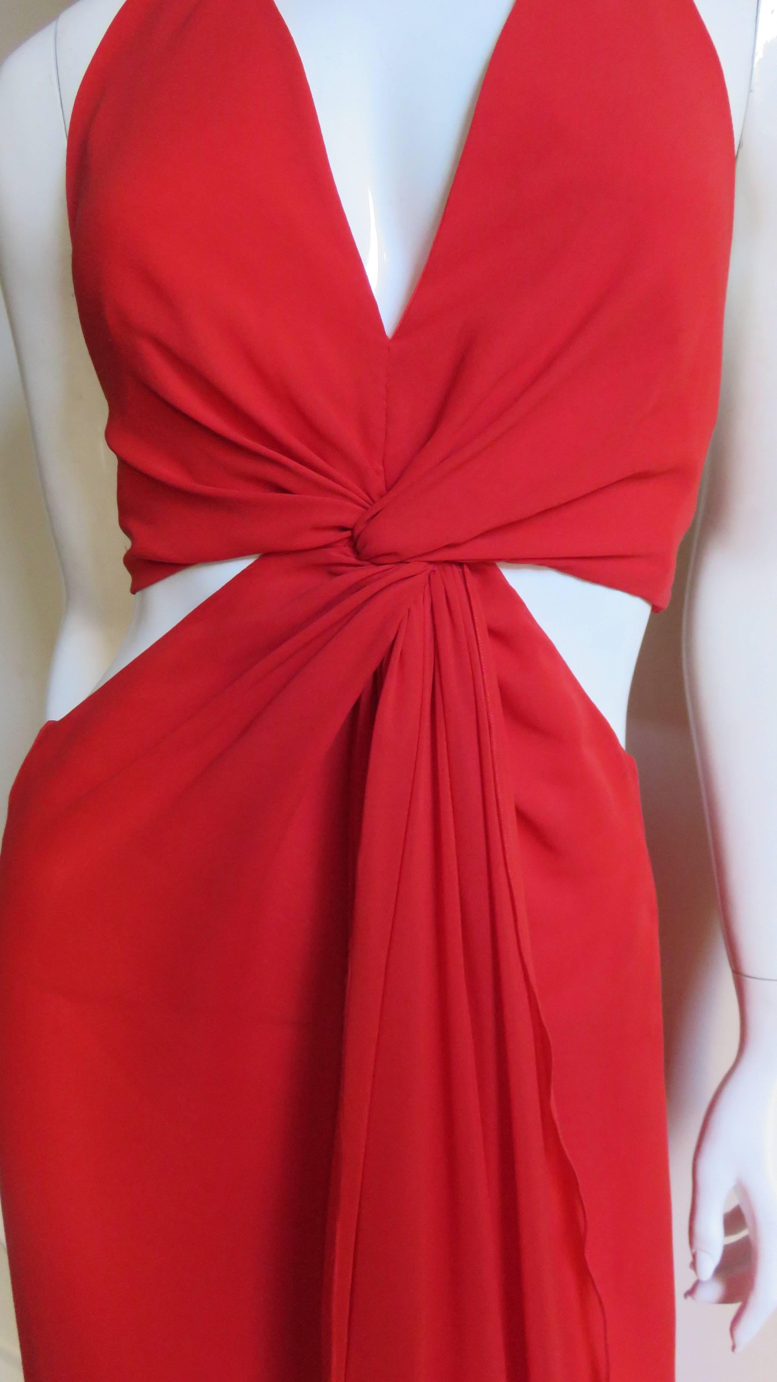 Fabulous Valentino Plunge Gown With Cutout Waist In Excellent Condition In Water Mill, NY