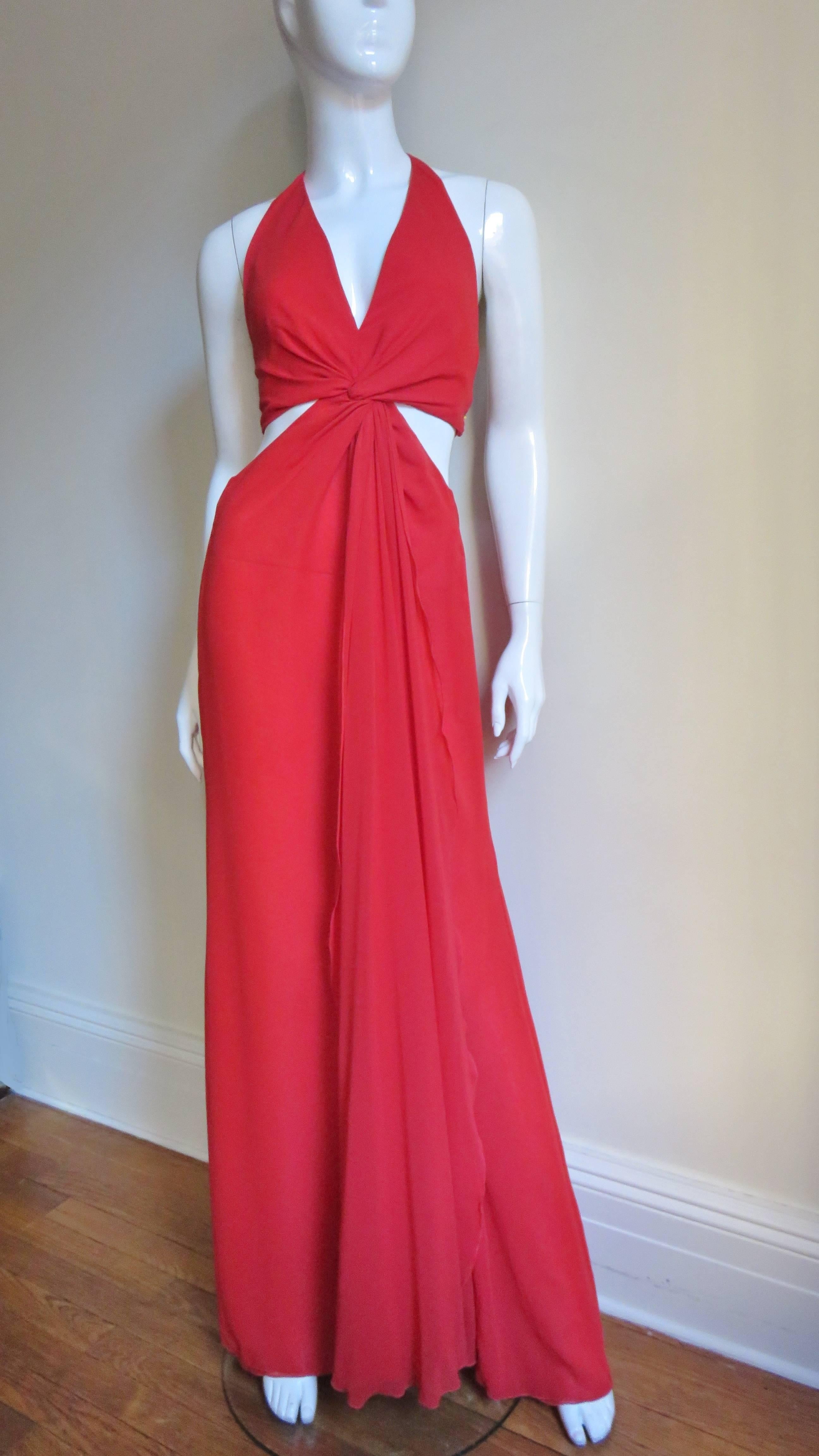 Fabulous Valentino Plunge Gown With Cutout Waist 1