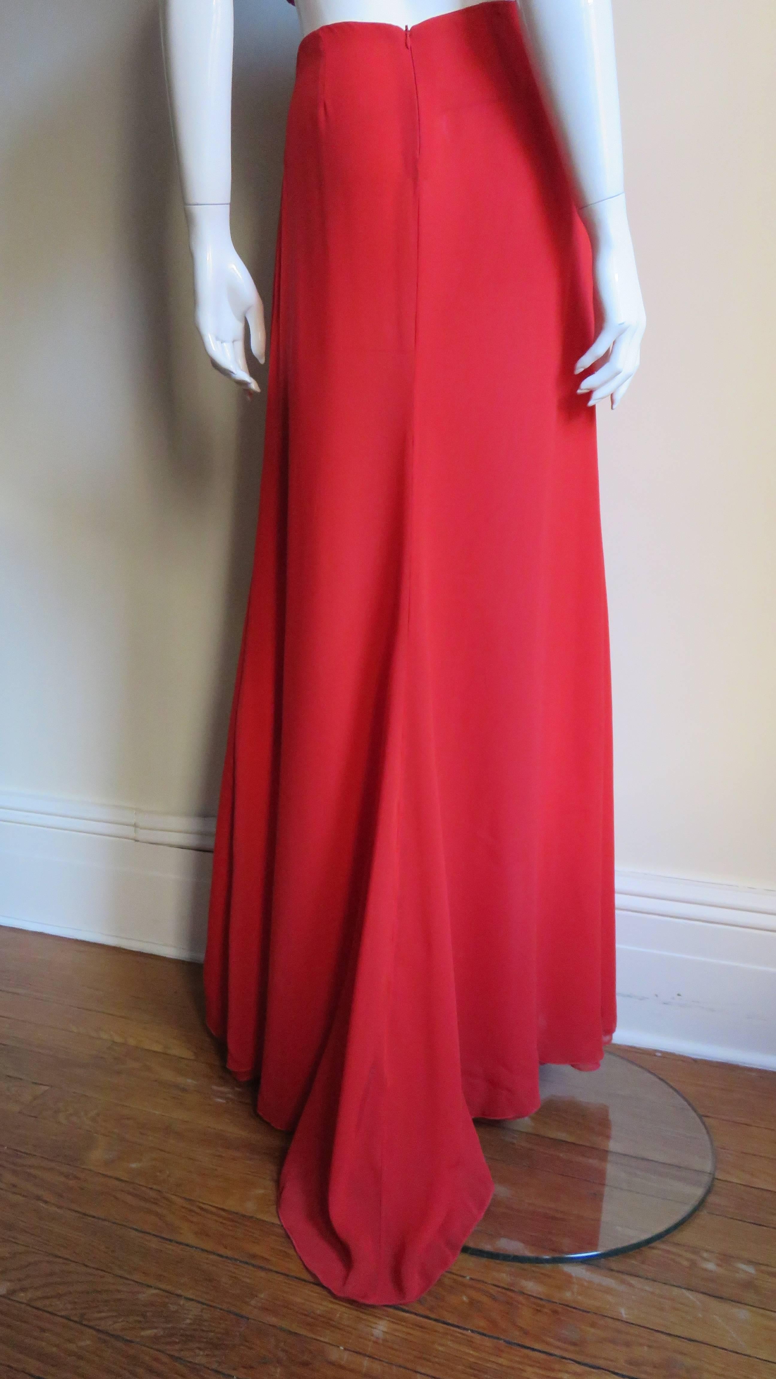 Fabulous Valentino Plunge Gown With Cutout Waist 3