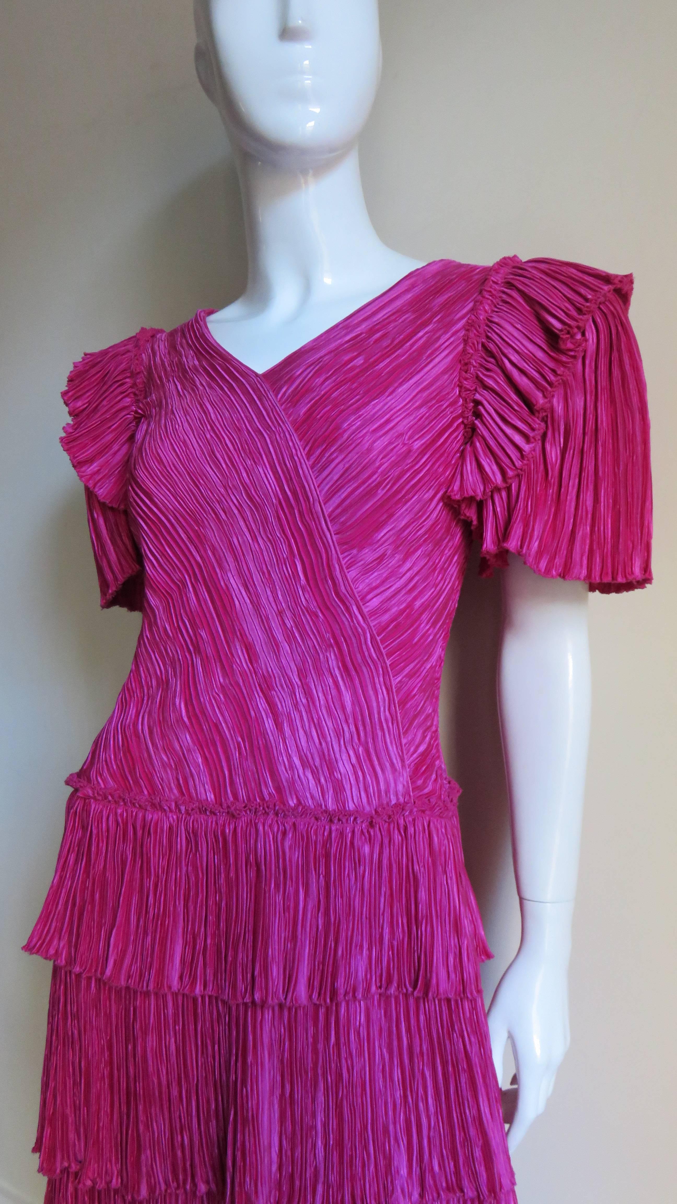 Mary McFadden Couture Seidenkleid 1980er Jahre (Violett) im Angebot