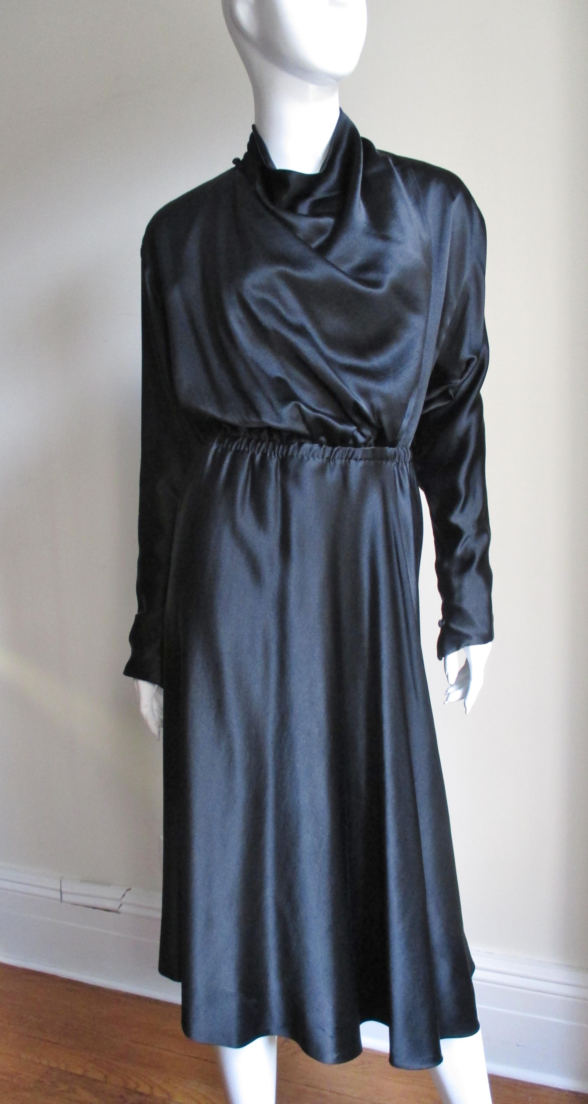 Halston 1970s Silk Wrap Dress In Excellent Condition For Sale In Water Mill, NY