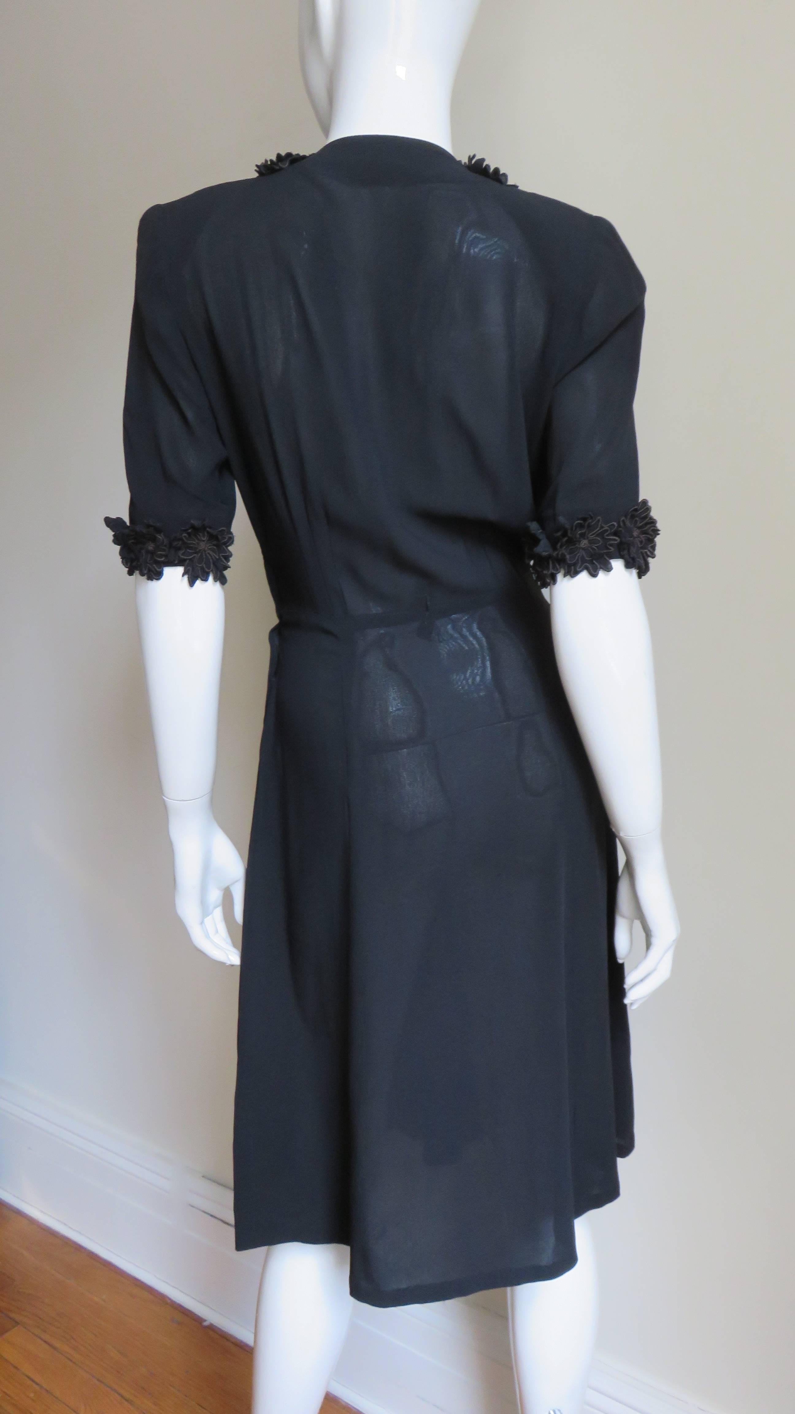 1940s Silk Dress with Applique Flowers For Sale 4