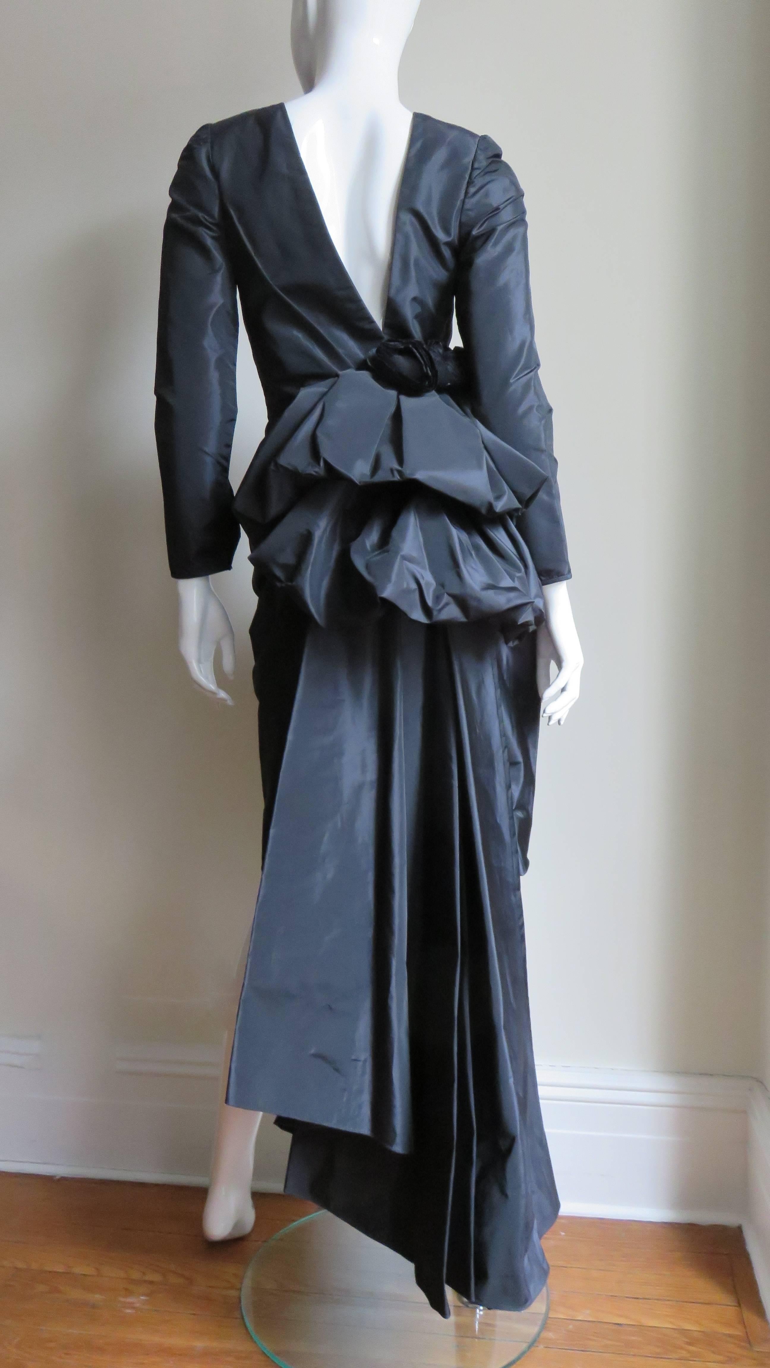Kleid von Victor Costa mit Rückenleiste-Zeichnung im Angebot 6