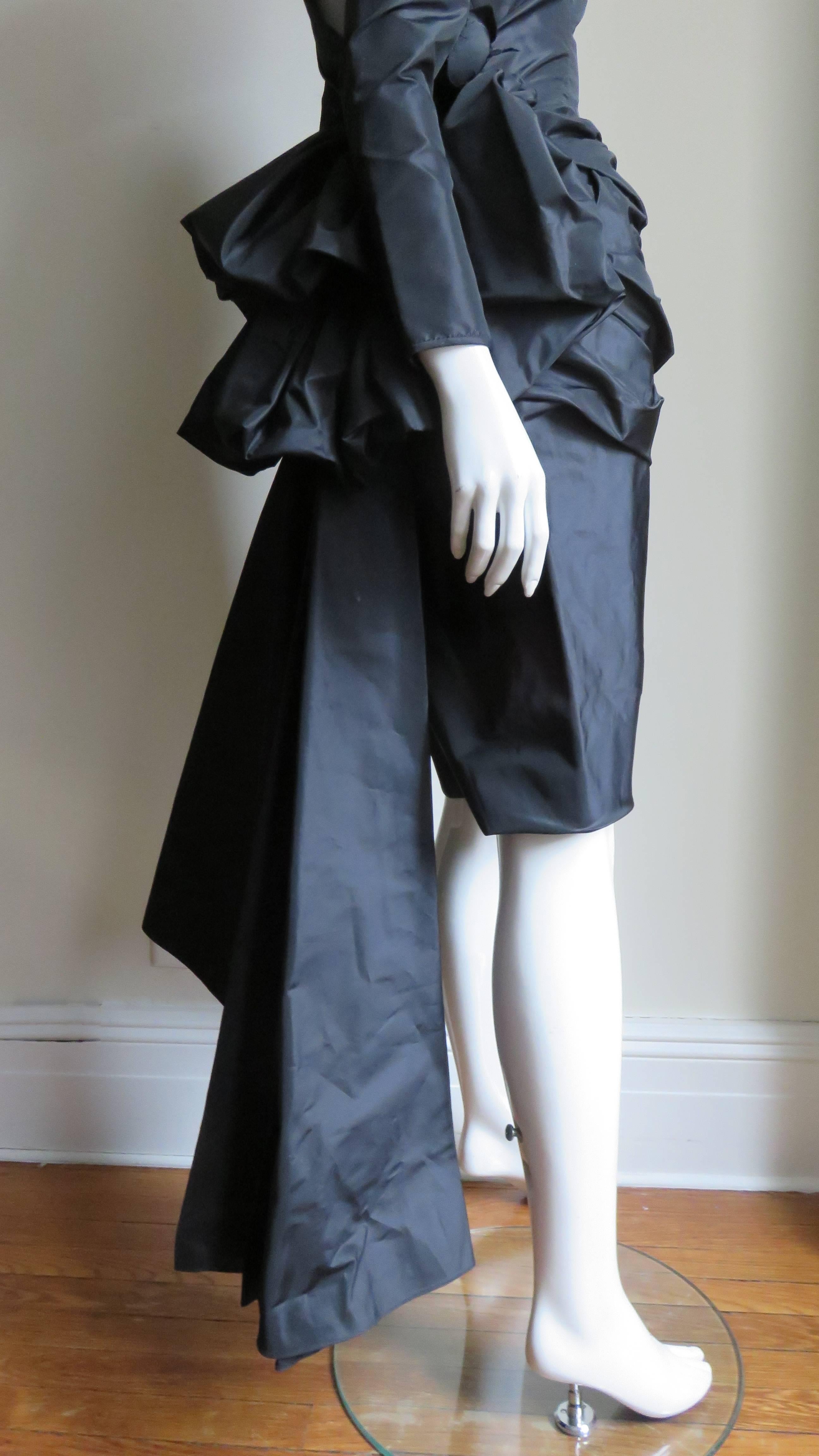 Kleid von Victor Costa mit Rückenleiste-Zeichnung im Angebot 1
