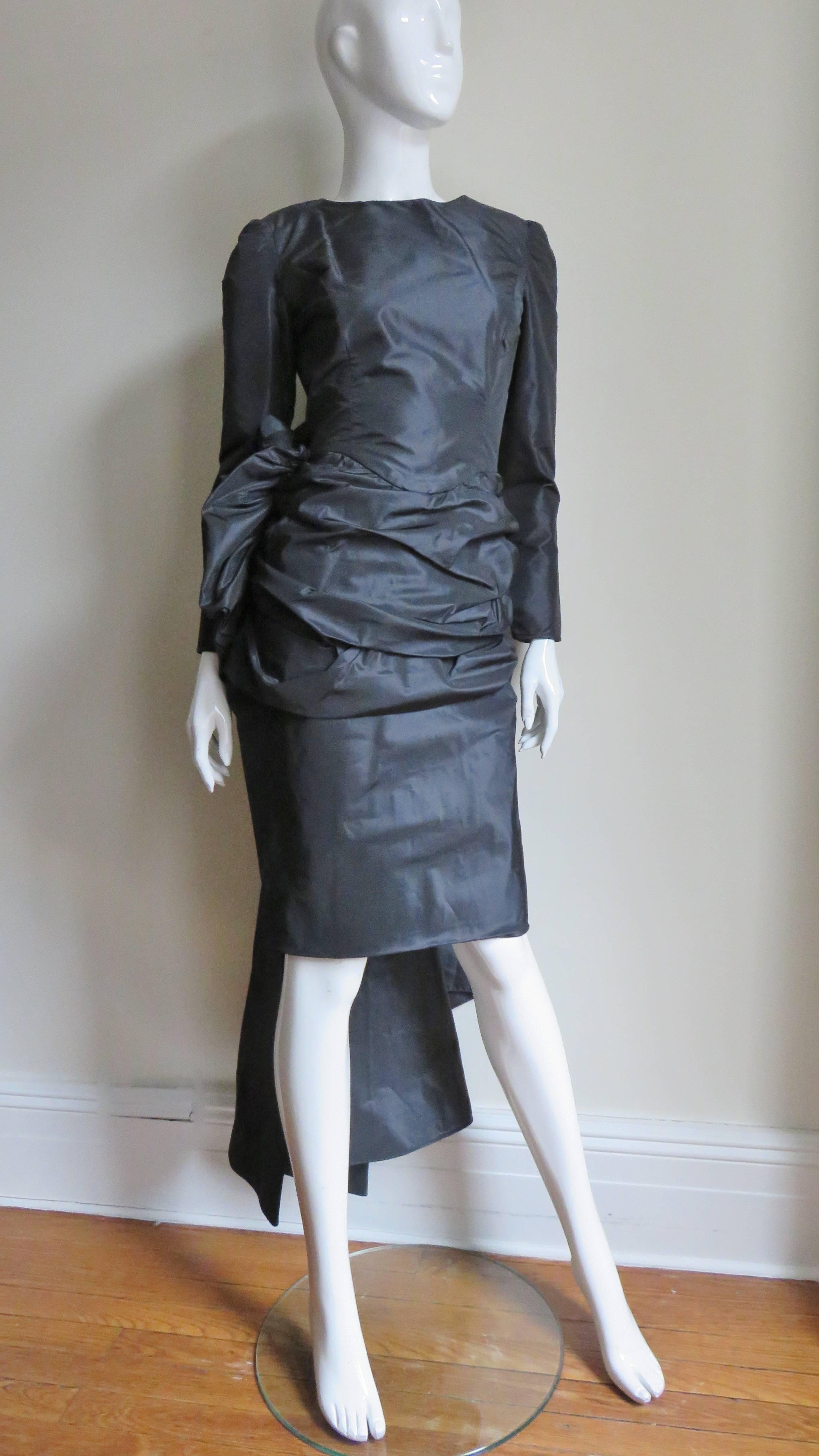 Kleid von Victor Costa mit Rückenleiste-Zeichnung im Angebot 2