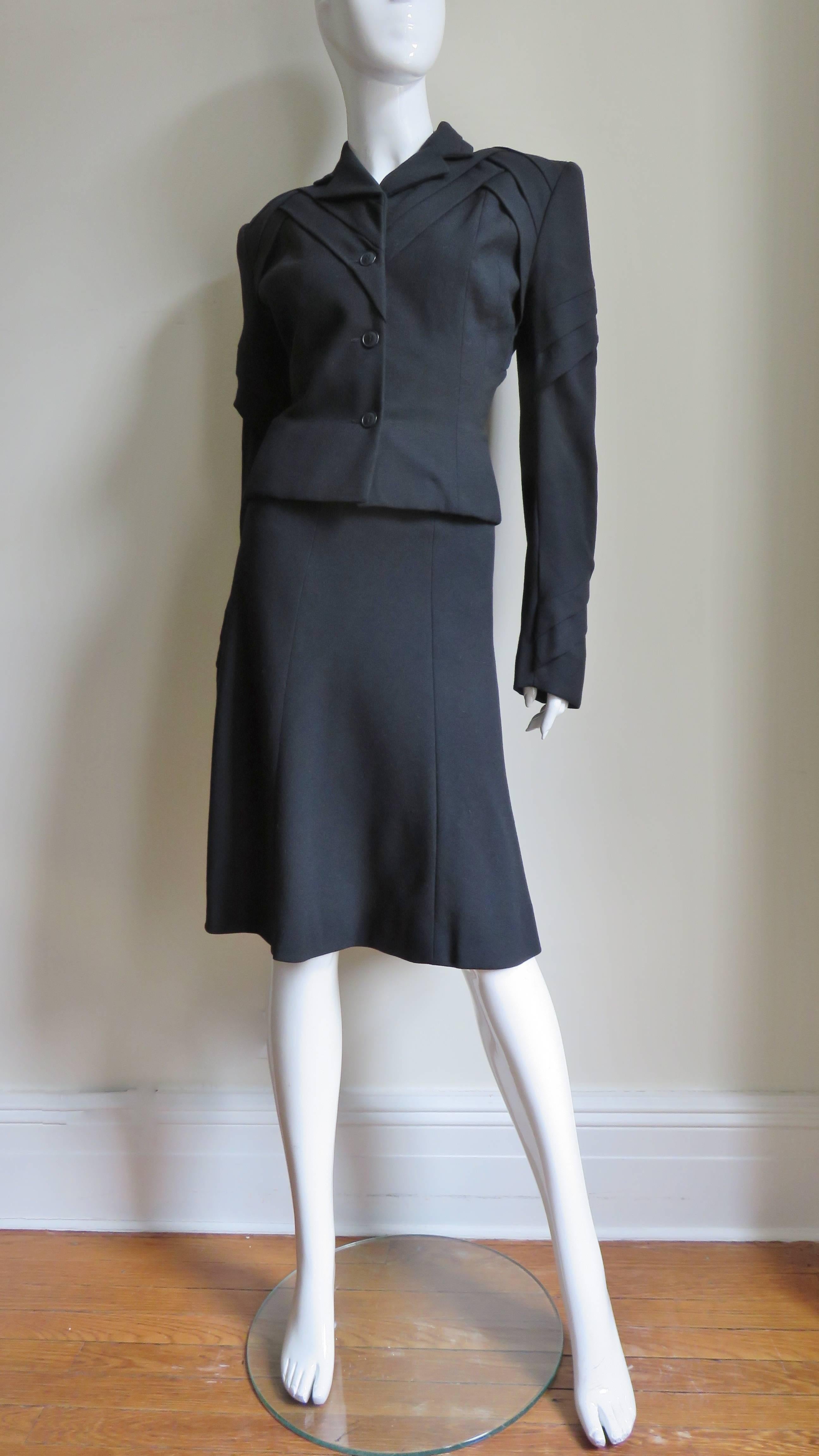 John Galliano, tailleur jupe de défilé avec détails élaborés 1990 en vente 3