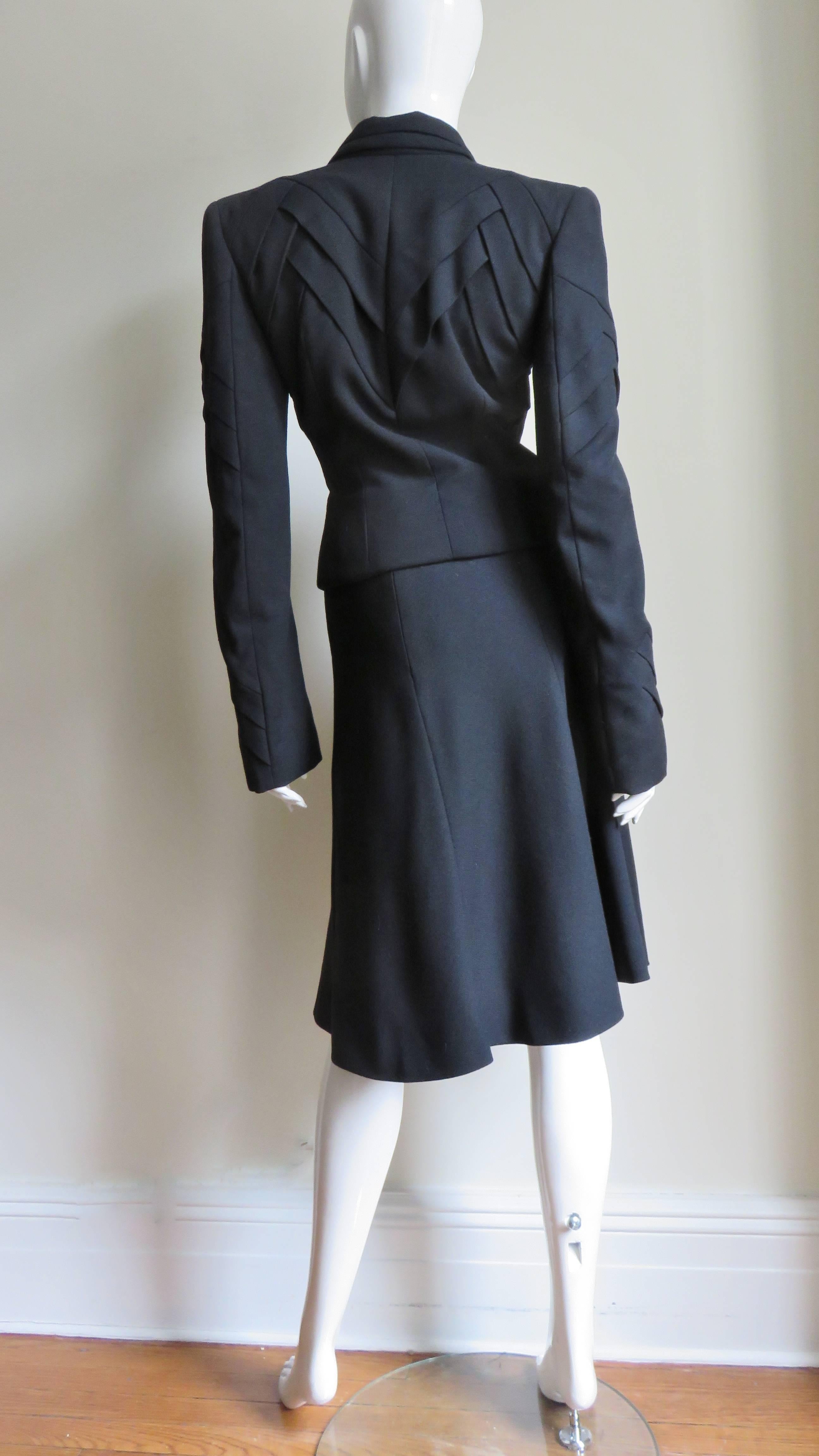 John Galliano, tailleur jupe de défilé avec détails élaborés 1990 en vente 7