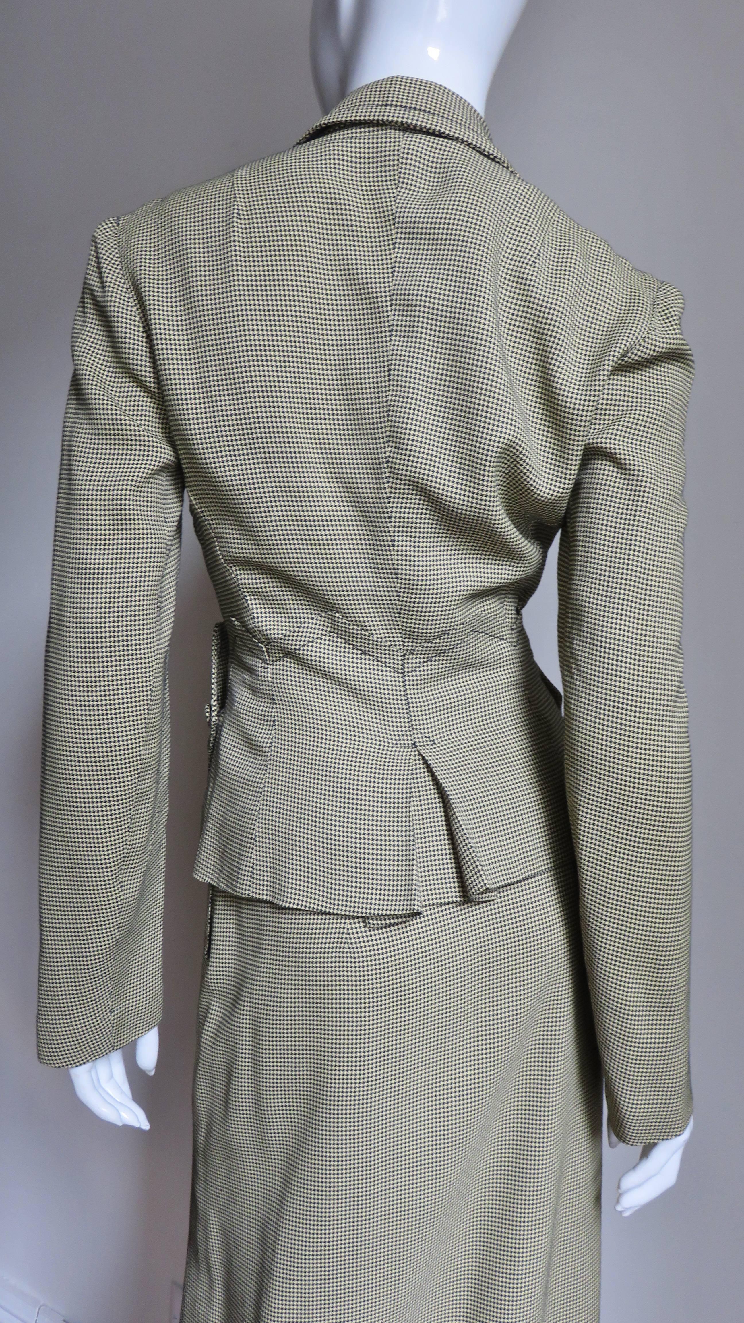 1940s Davidson's Madeleine Suit with Elaborate Button Detail For Sale 2