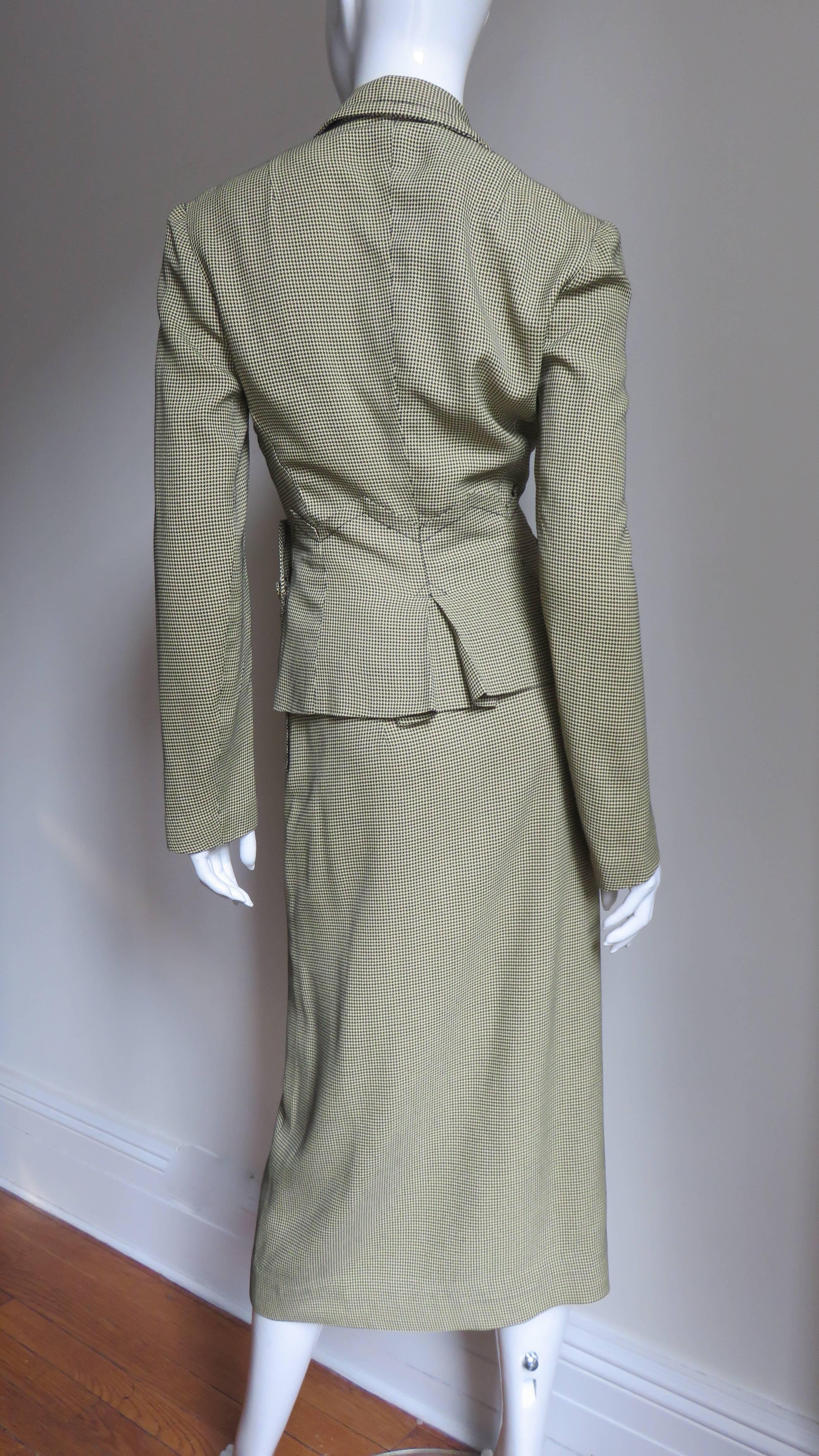 1940s Davidson's Madeleine Suit with Elaborate Button Detail For Sale 1