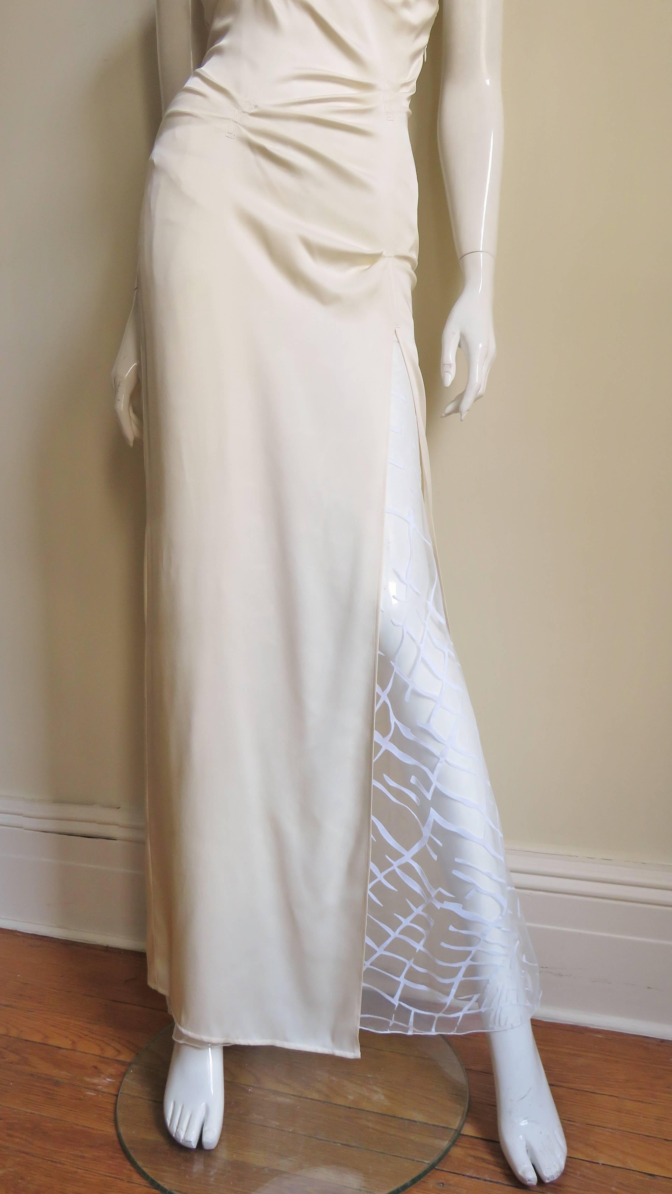 1990s Gianni Versace Silk Plunge Halter Dress In Excellent Condition In Water Mill, NY