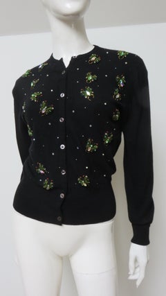 Ballantyne Vintage-Strickjacke aus schwarzem Kaschmir mit schmuckbesetzten Schmetterlingsapplikationen, 1950er Jahre