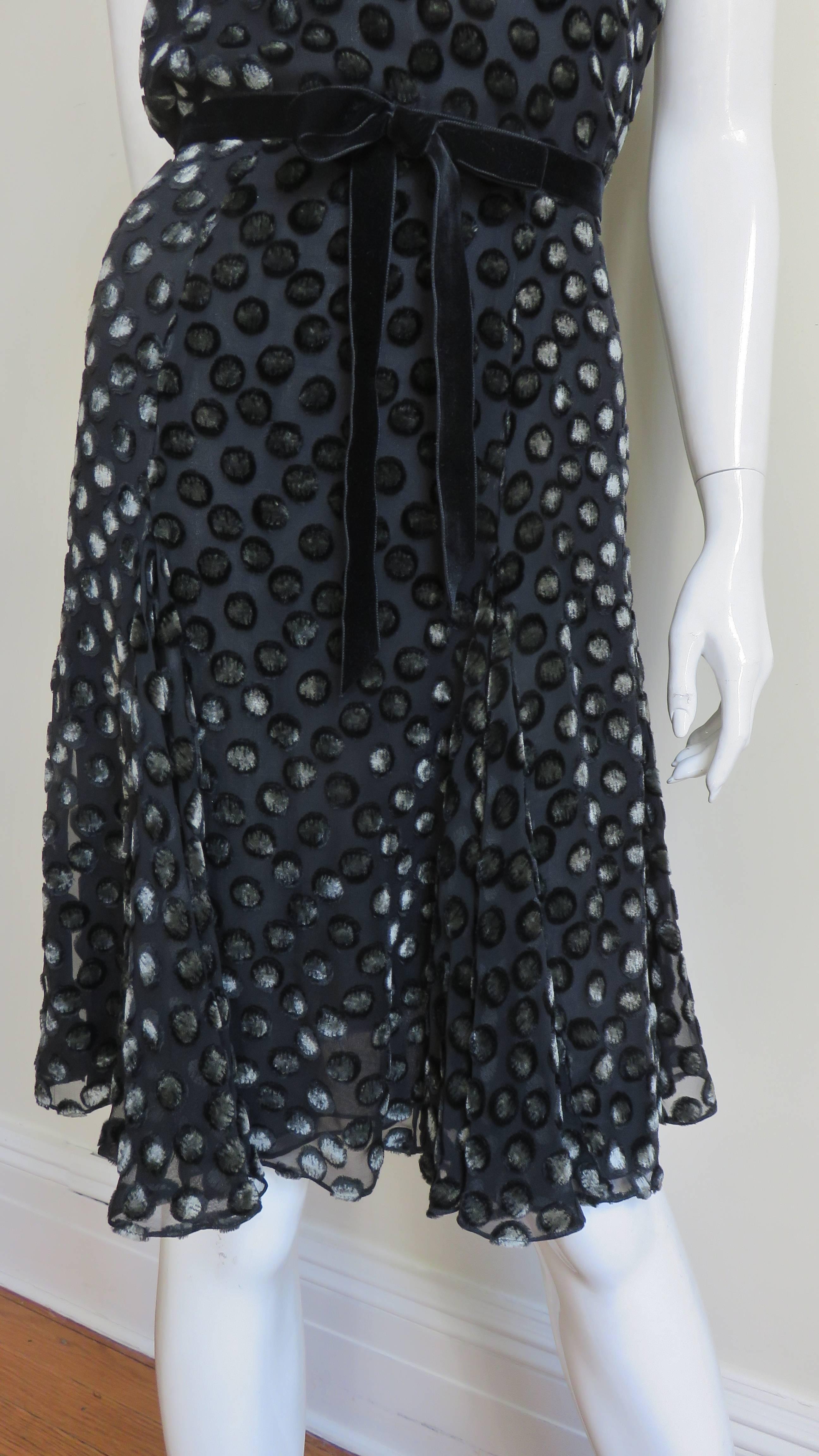 Bill Blass Silk Cut Velvet Dress 1990s In Good Condition For Sale In Water Mill, NY