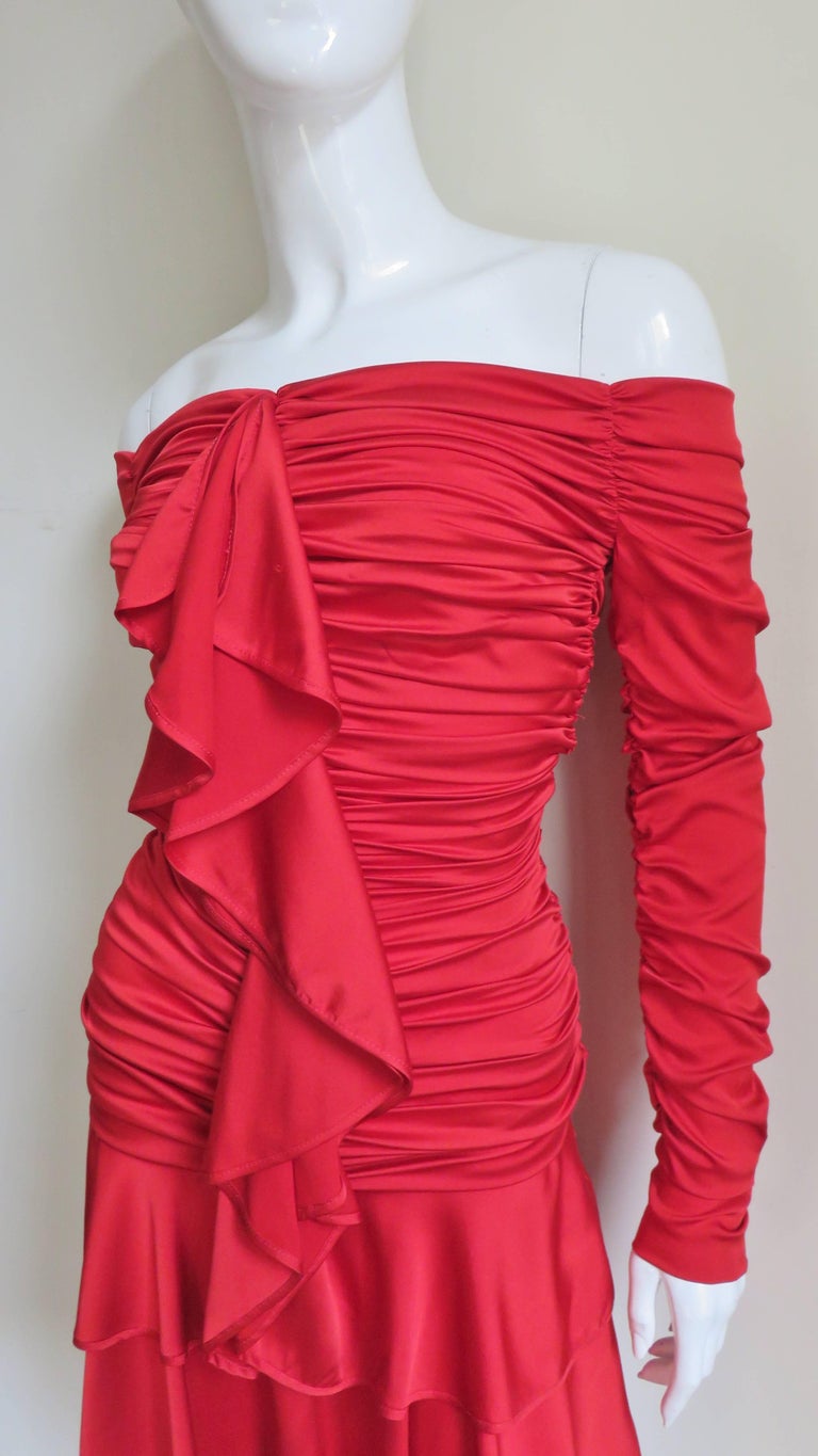 Angelo Tarlazzi Off Shoulder Ruched Silk Dress 1990s In Good Condition For Sale In Water Mill, NY