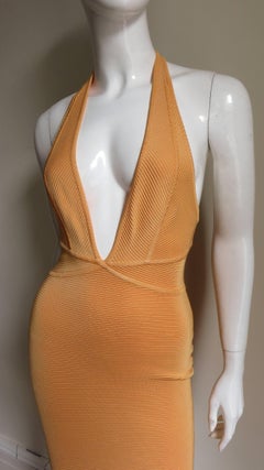 2000er Jahre Herve Leger Cremefarbenes Bandage-Kleid mit tiefem Ausschnitt