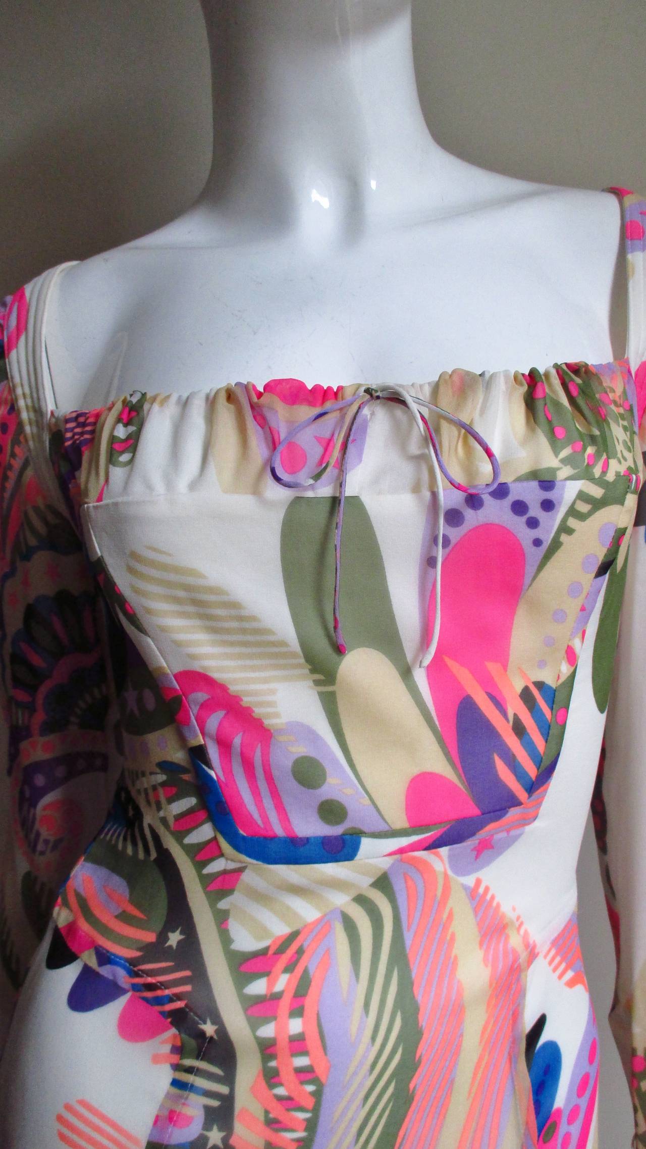 1990s Gianni Versace Couture Mod Silk Print Dress In Good Condition In Water Mill, NY