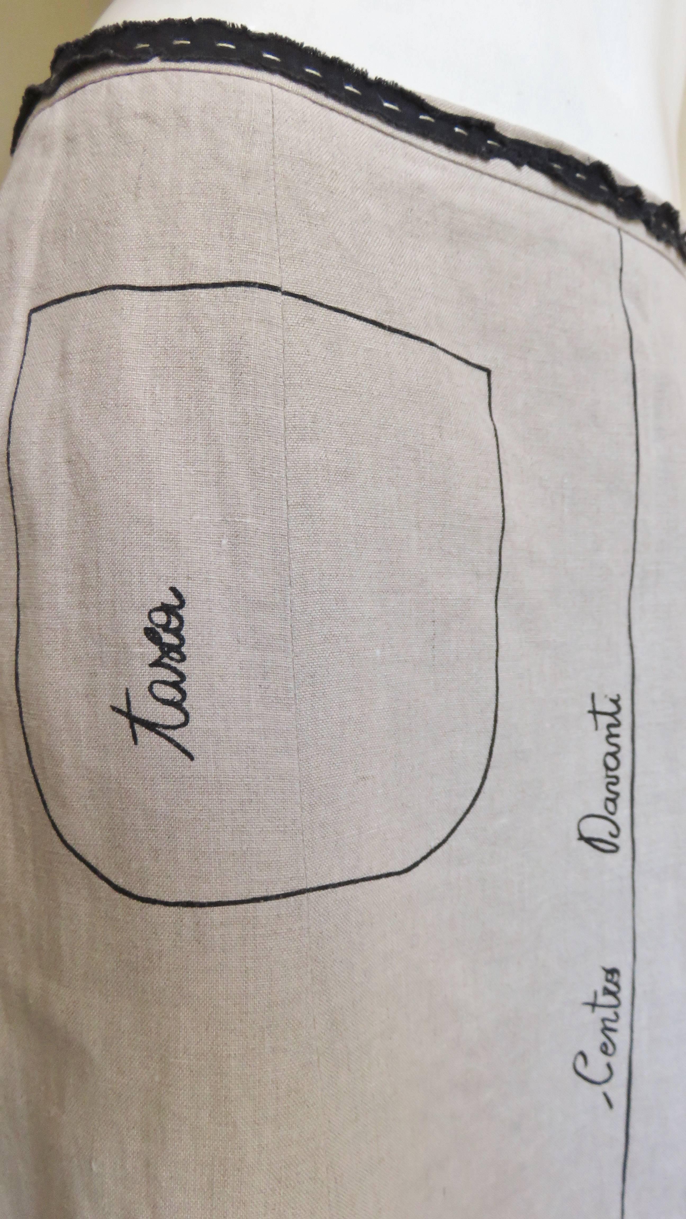 Moschino - Jupe et t-shirt en lin à blocs de couleurs avec mots italiens Pour femmes en vente