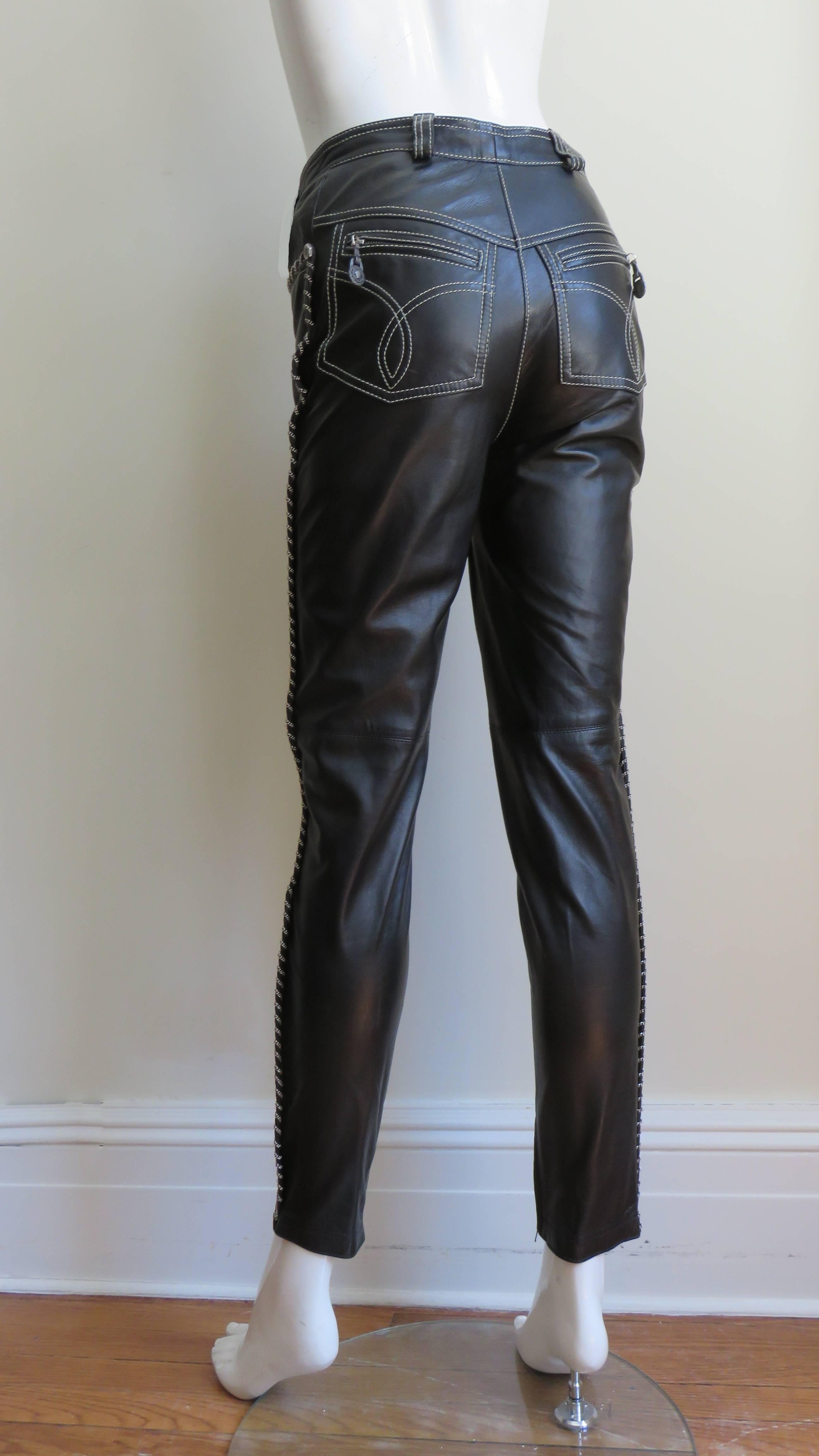  Gianni Versace A/W 1992 Leather Motorcycle Jacket and Pants With Chain Trim  For Sale 8