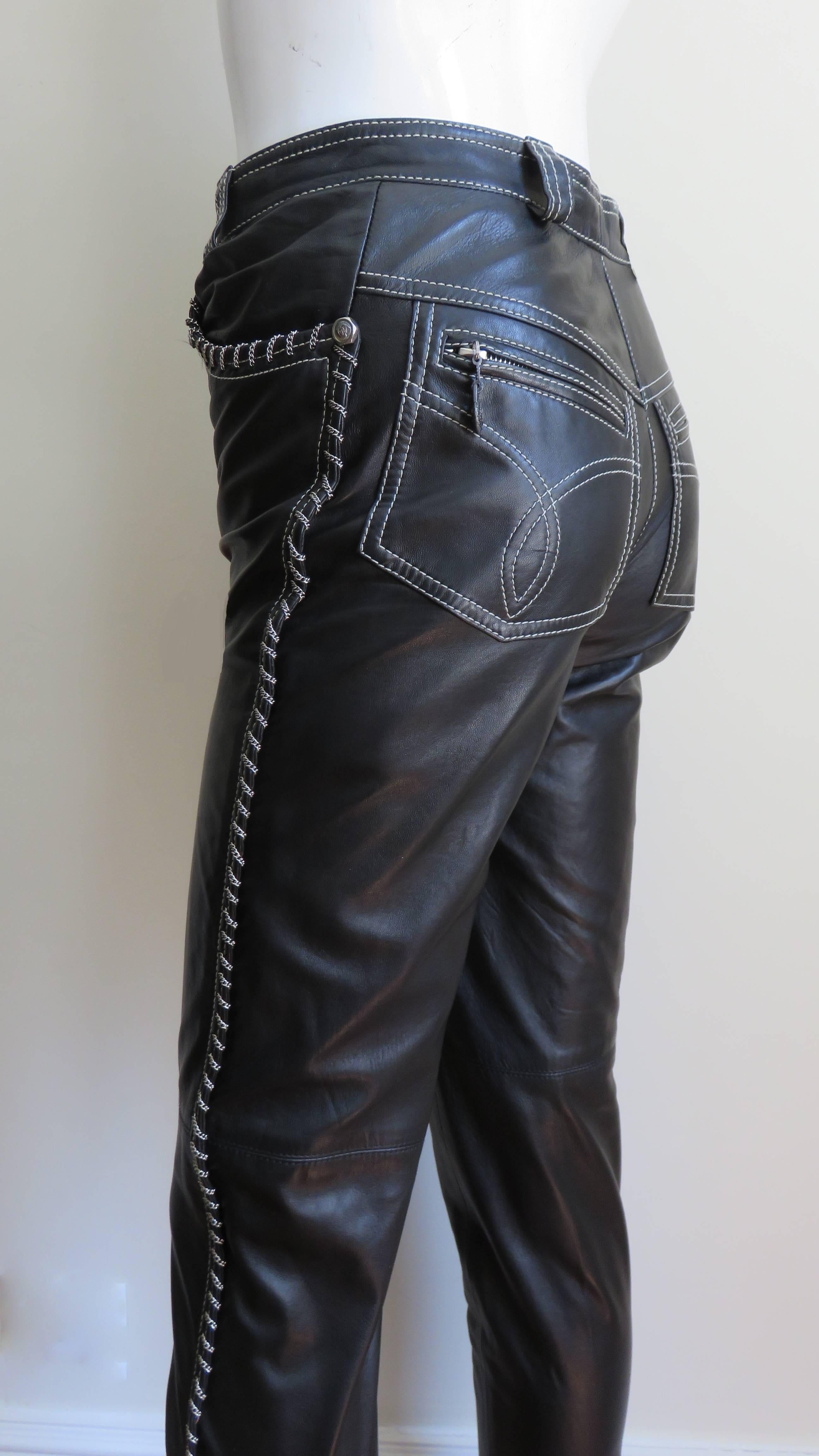  Gianni Versace A/W 1992 Leather Motorcycle Jacket and Pants With Chain Trim  For Sale 10