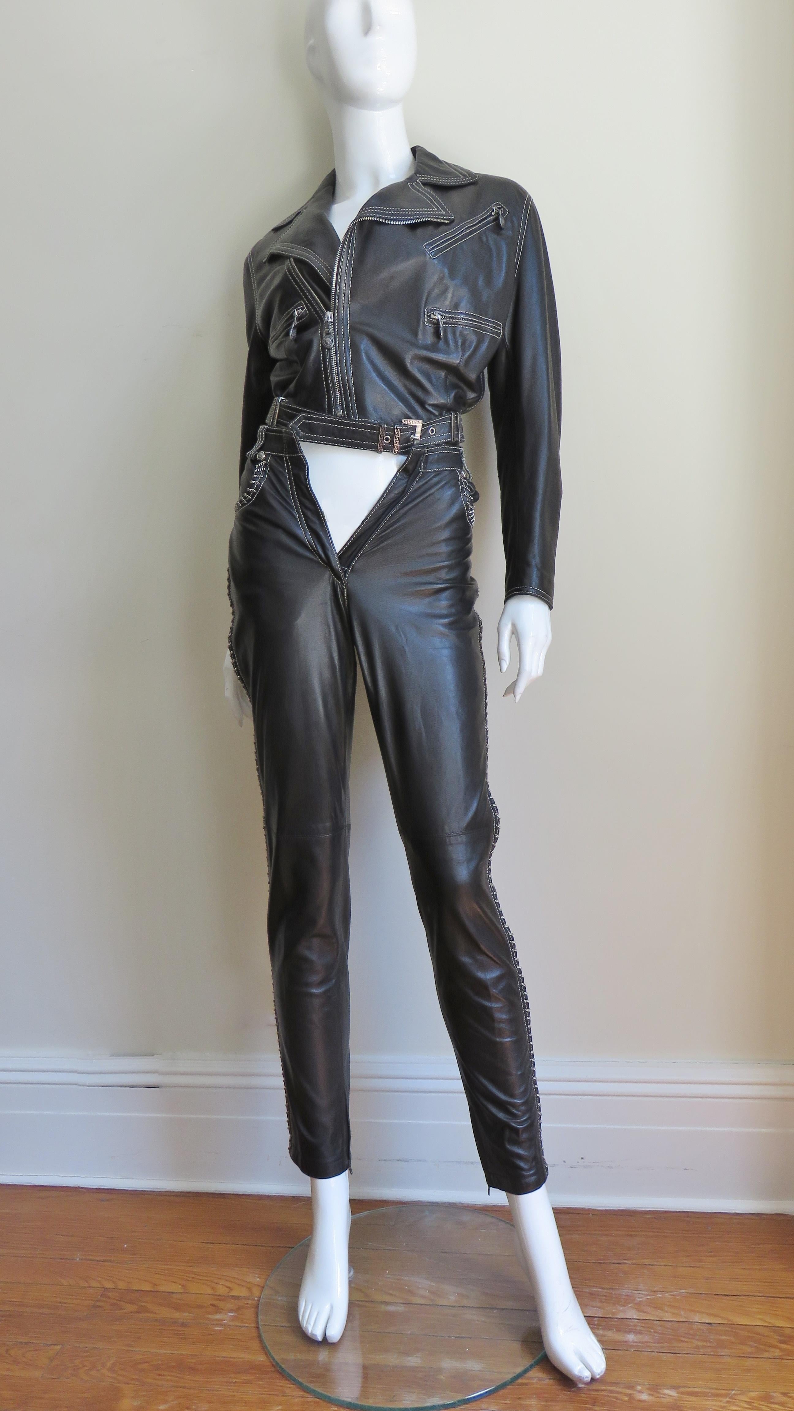  Gianni Versace A/W 1992 Leather Motorcycle Jacket and Pants With Chain Trim  For Sale 5