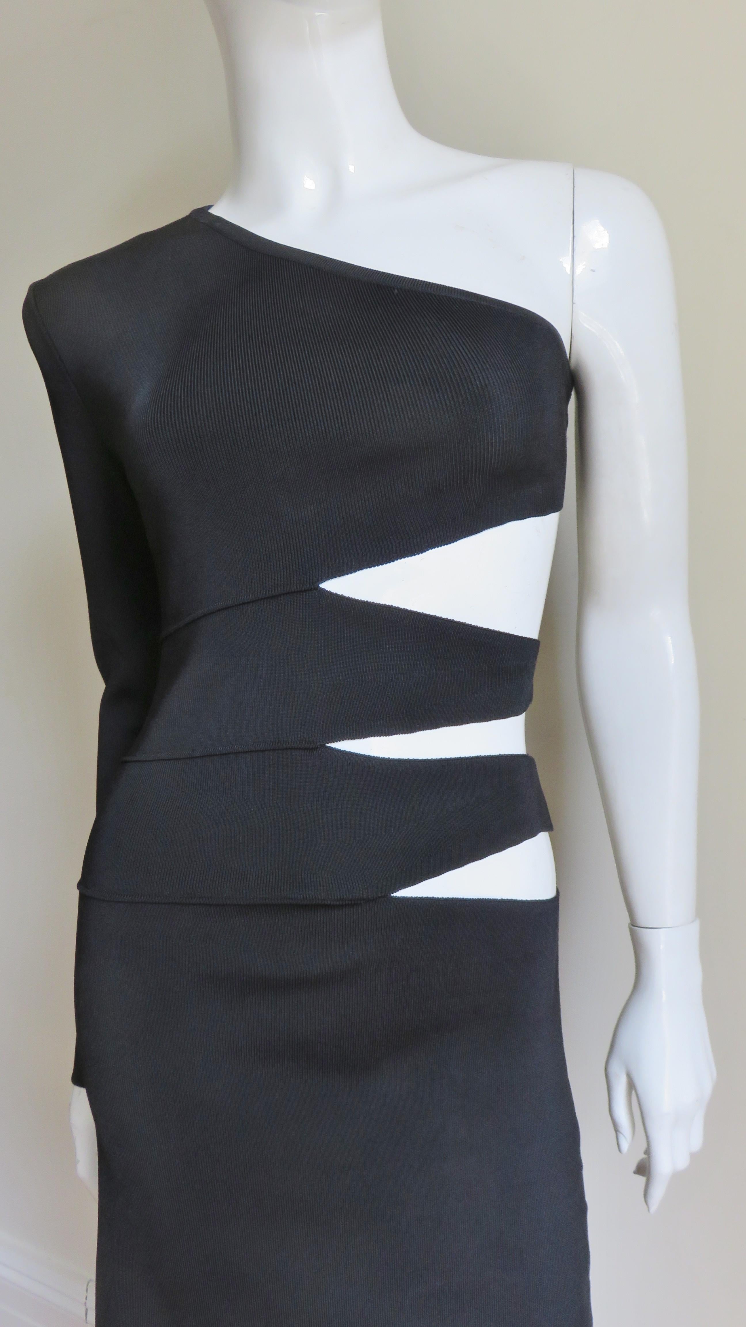 Pierre Balmain Vestido de una manga con cortes laterales Negro en venta