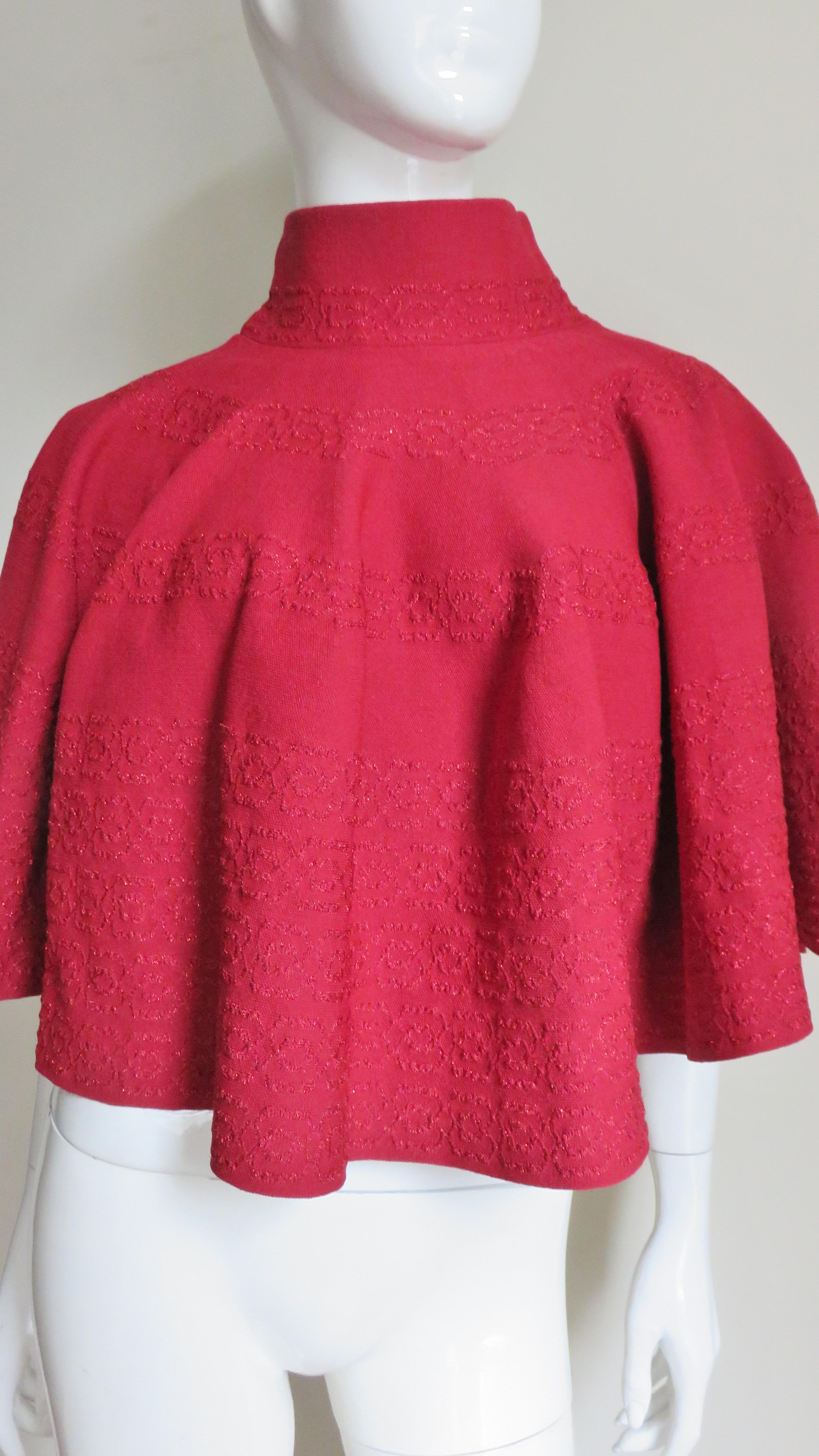 Rouge  Alaia - Pull cape des années 1980 en vente