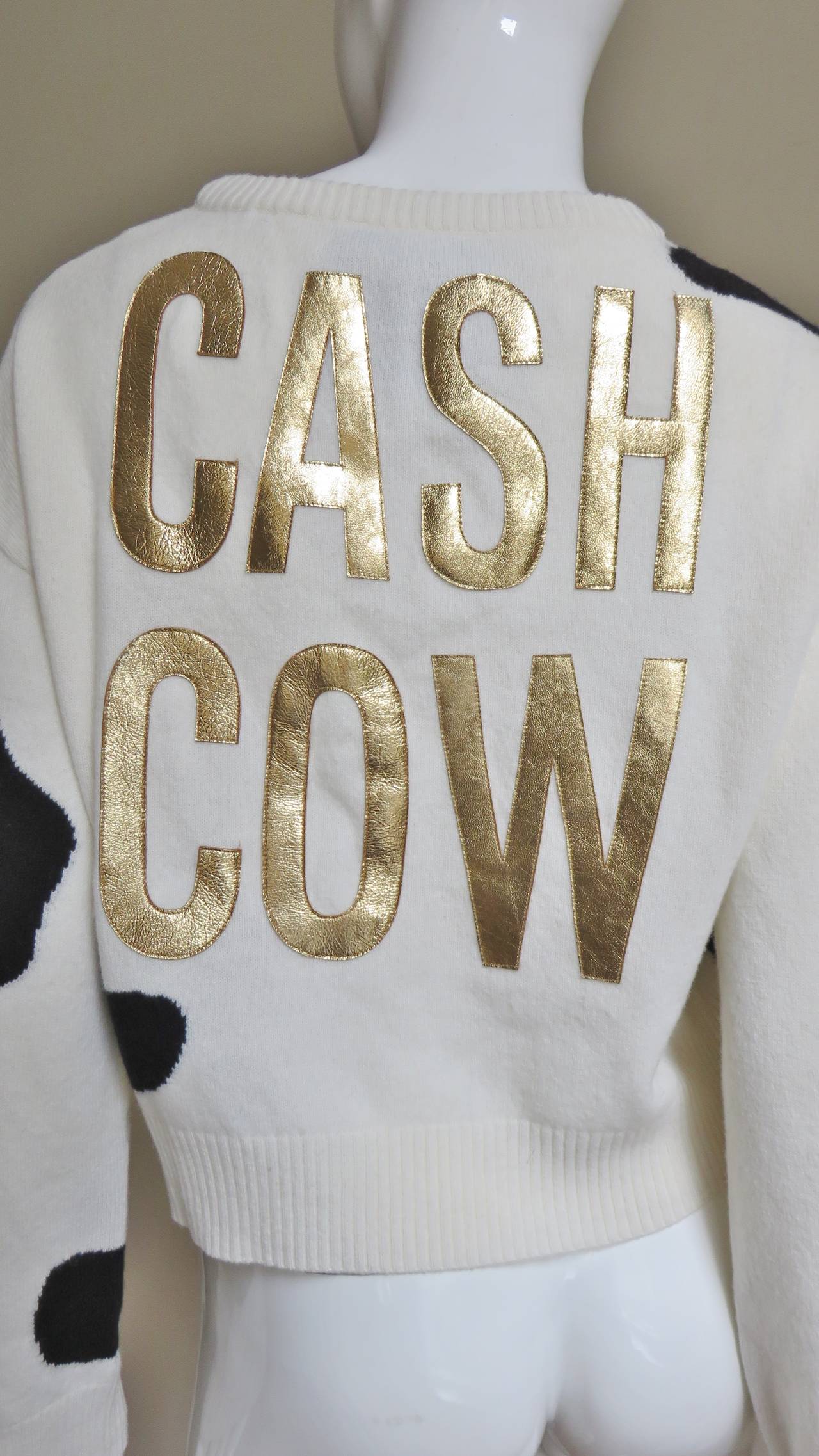 Moschino Couture Pull en cachemire avec appliques en forme de vache Bon état - En vente à Water Mill, NY