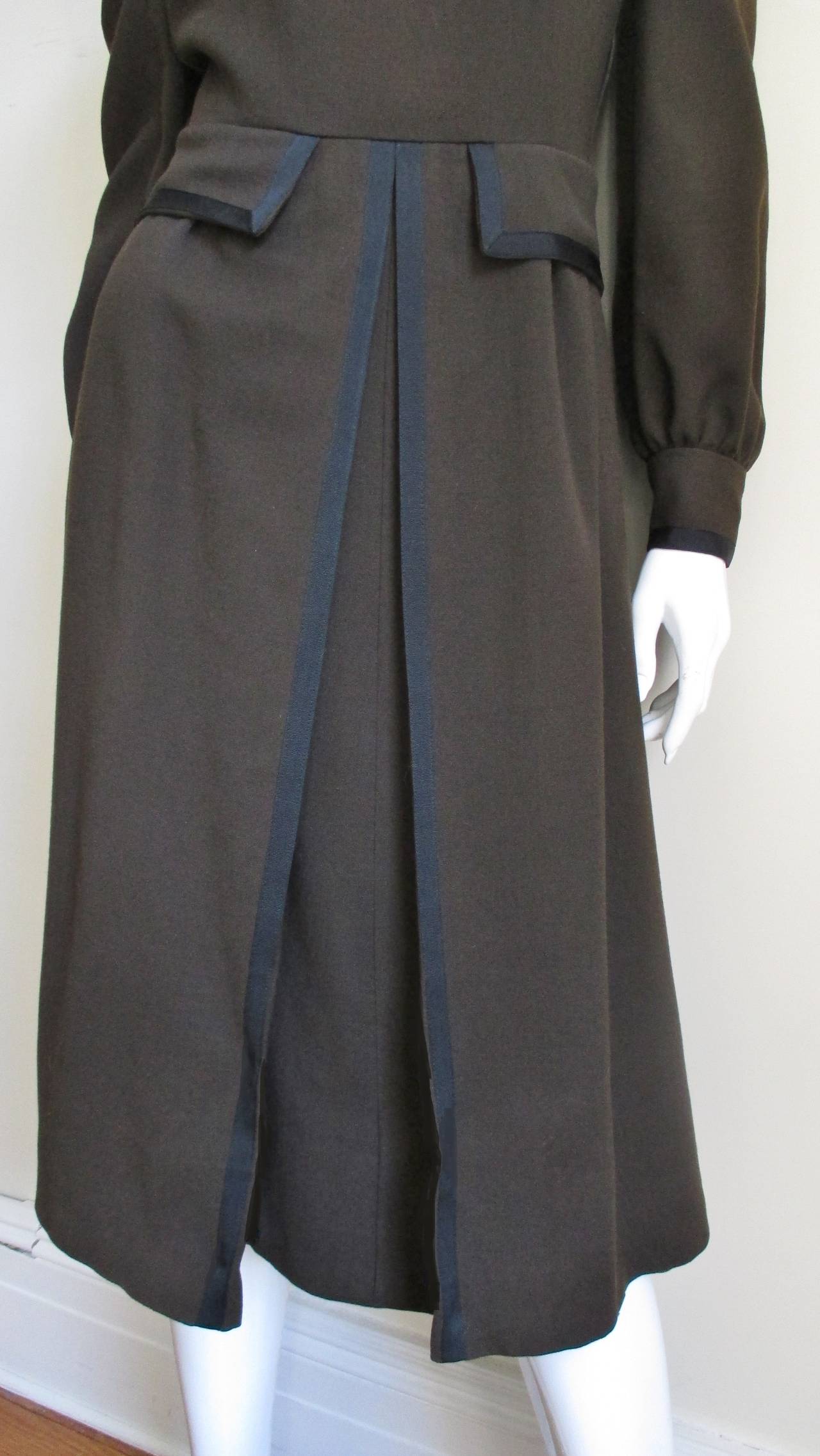 Women's Geoffrey Beene 1960s Brown Dress with Black Trim  For Sale