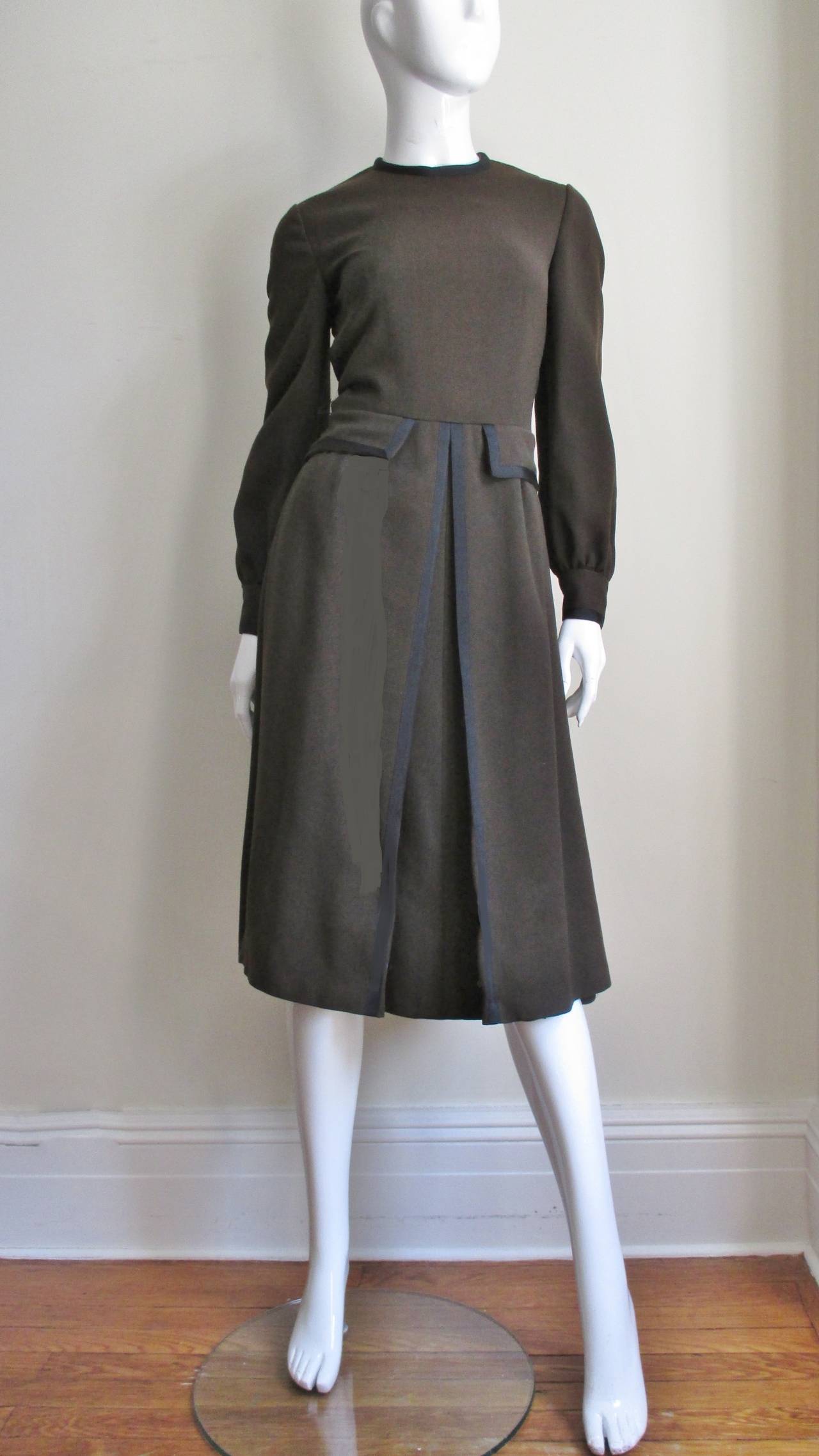 Geoffrey Beene 1960s Brown Dress with Black Trim  For Sale 2