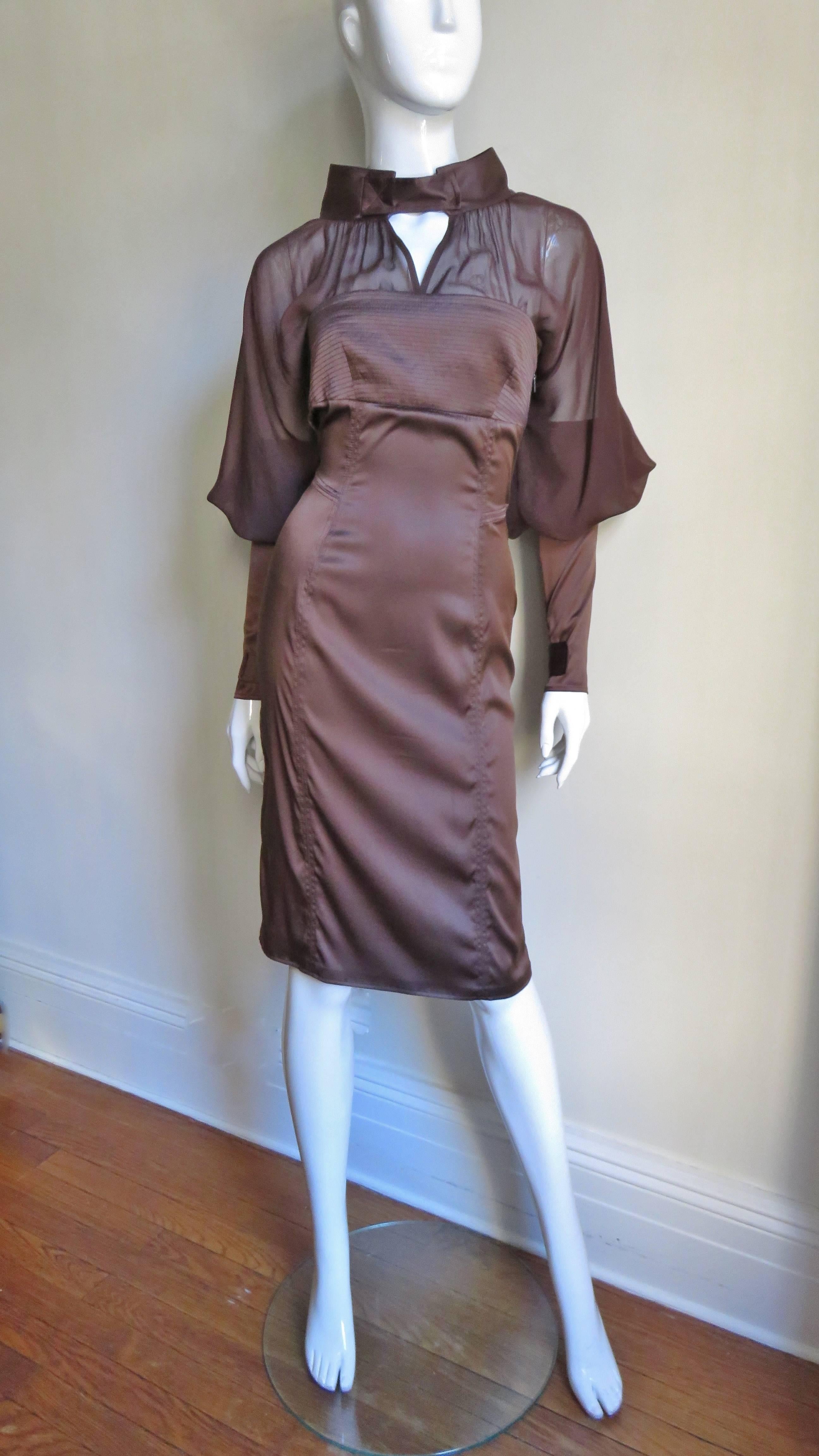 Tom Ford pour Gucci - Robe en soie marron, printemps-été 2004 en vente 3