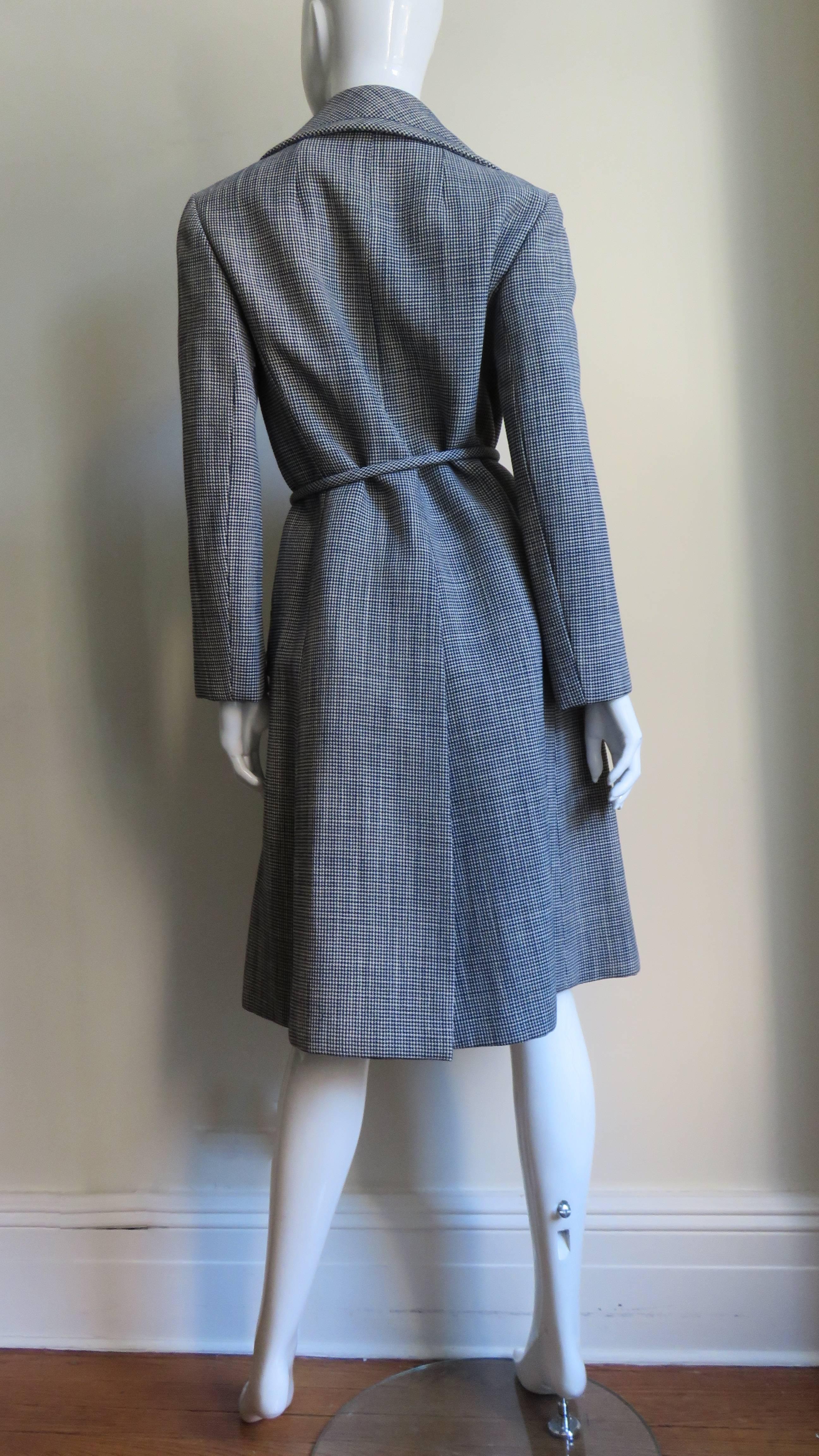 Christian Dior Houndstooth Wool Coat 1960s For Sale 3