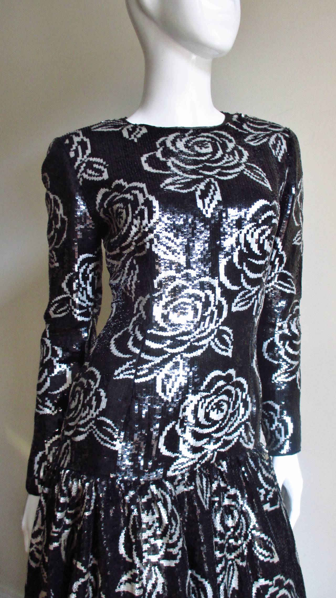 Women's Oscar de la Renta Flower Sequin Silk Gown For Sale