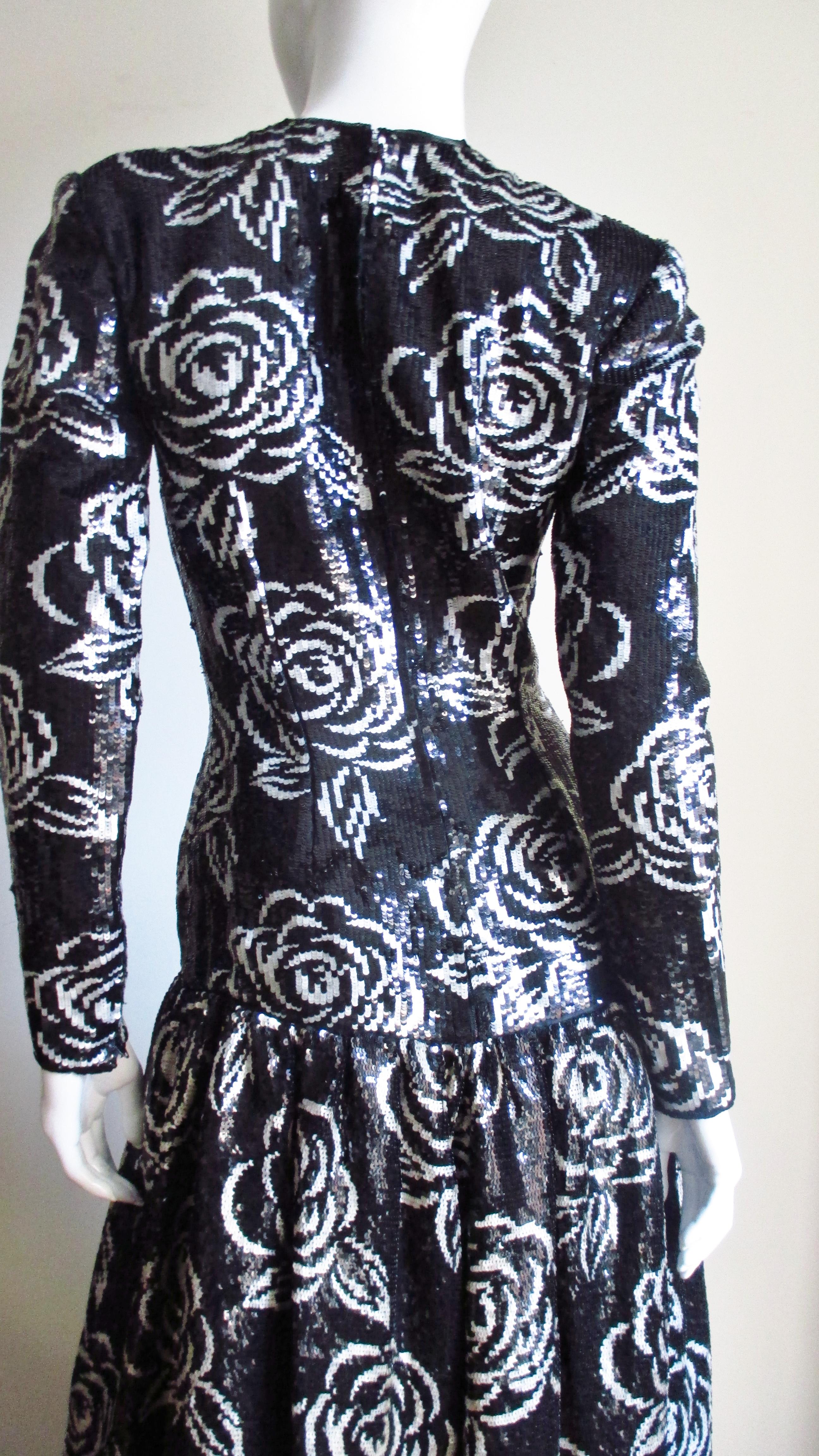 Oscar de la Renta Flower Sequin Silk Gown For Sale 5