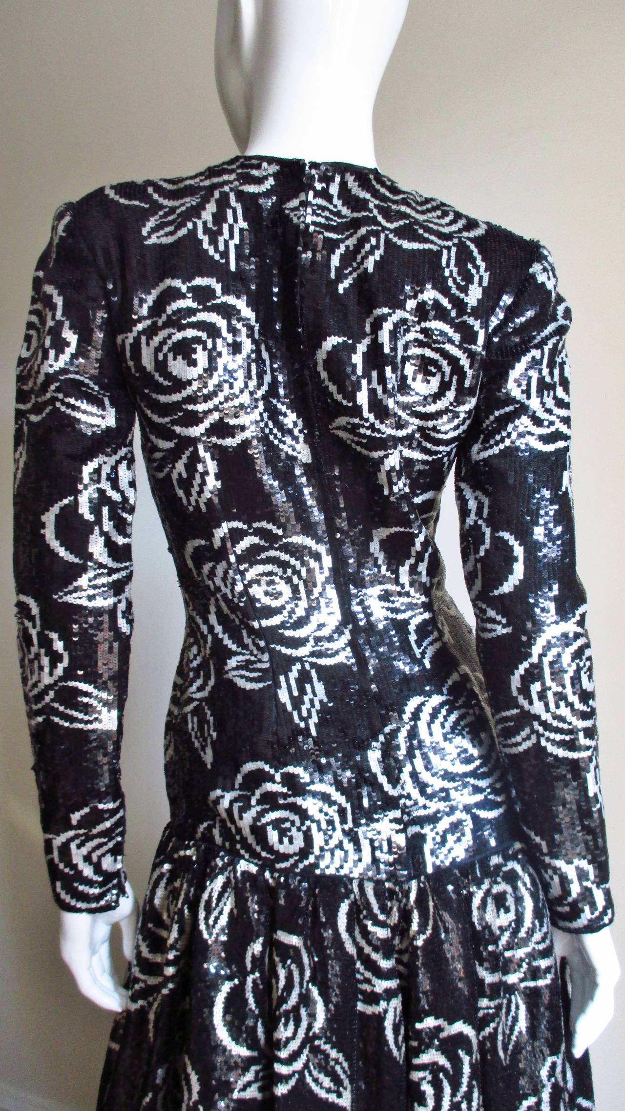 Oscar de la Renta Flower Sequin Silk Gown For Sale 6