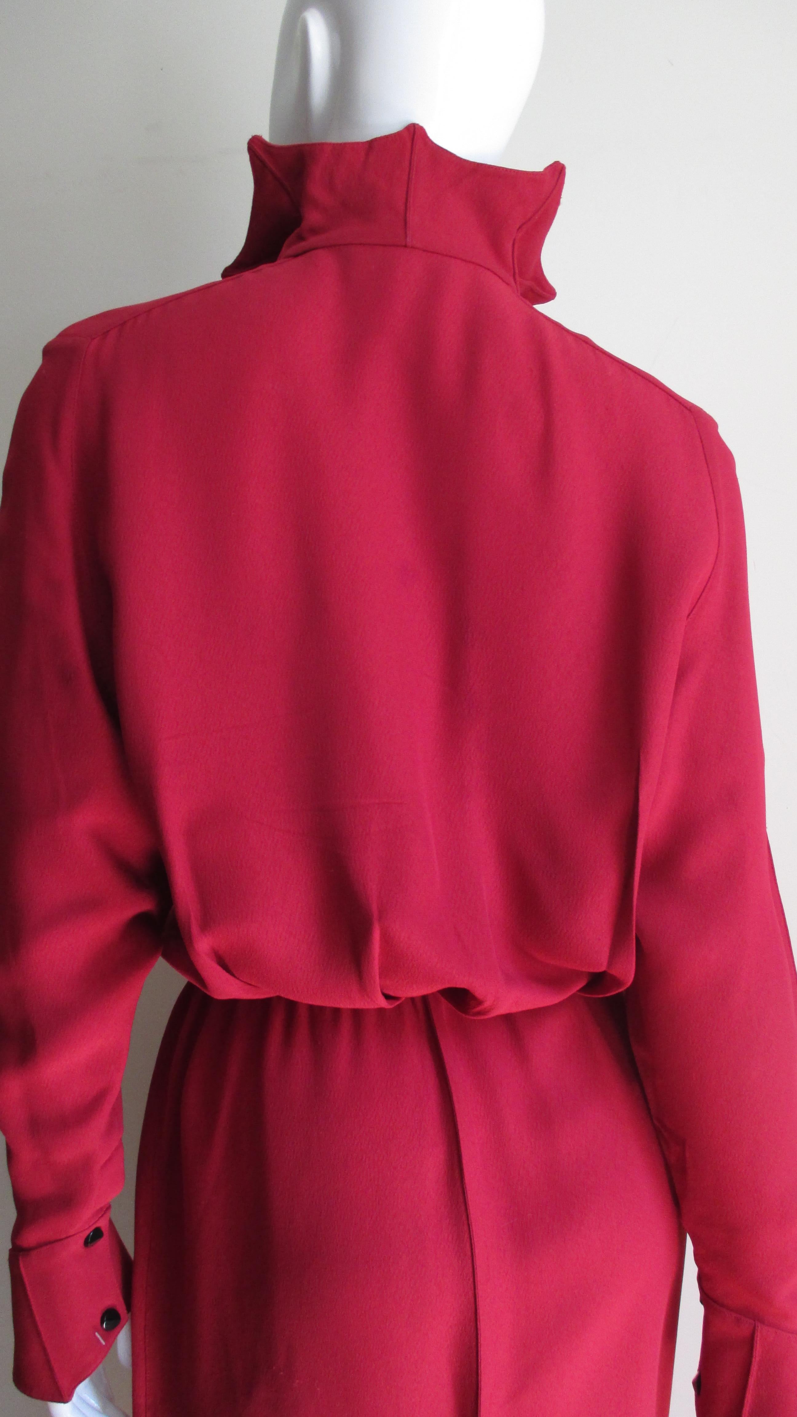 Thierry Mugler Dress with Pointed Collar and Cuffs 1980s For Sale 7