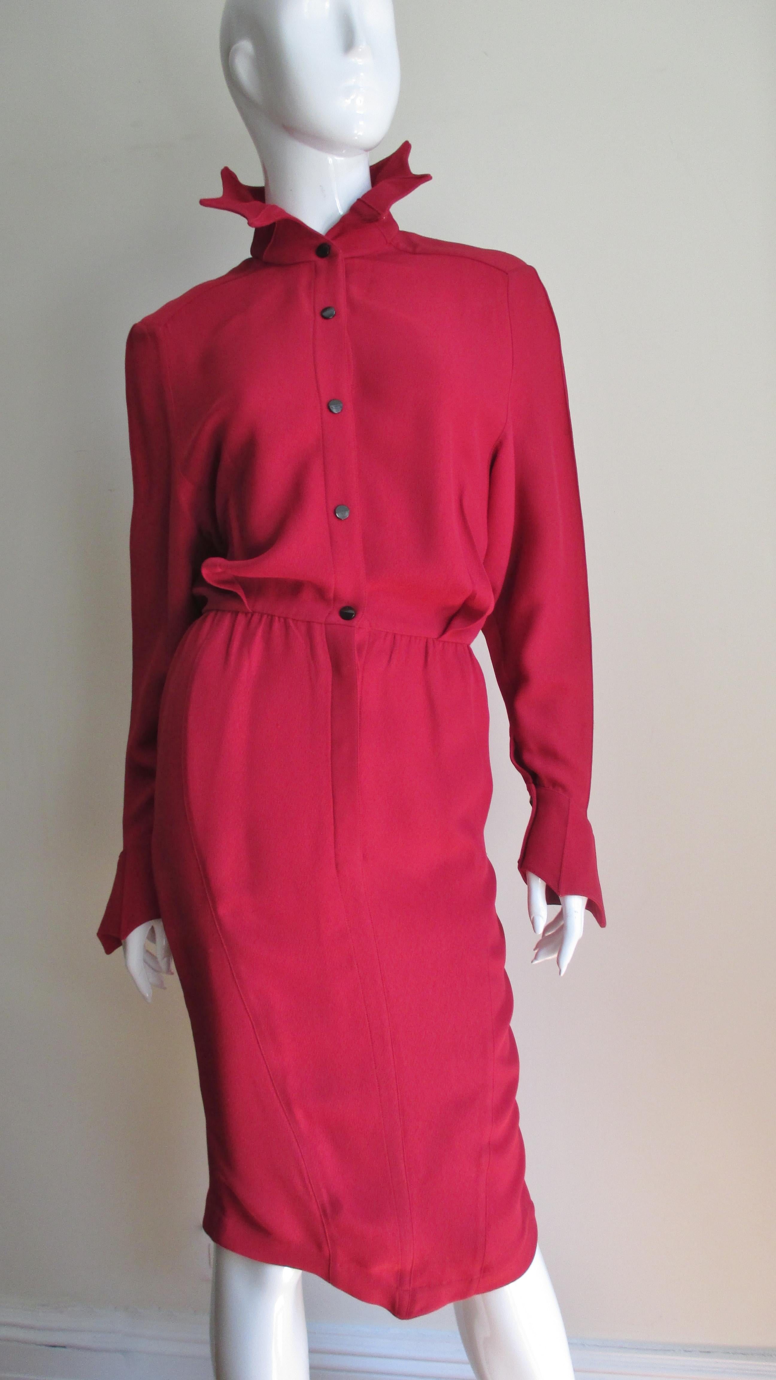 Thierry Mugler Dress with Pointed Collar and Cuffs 1980s For Sale 3