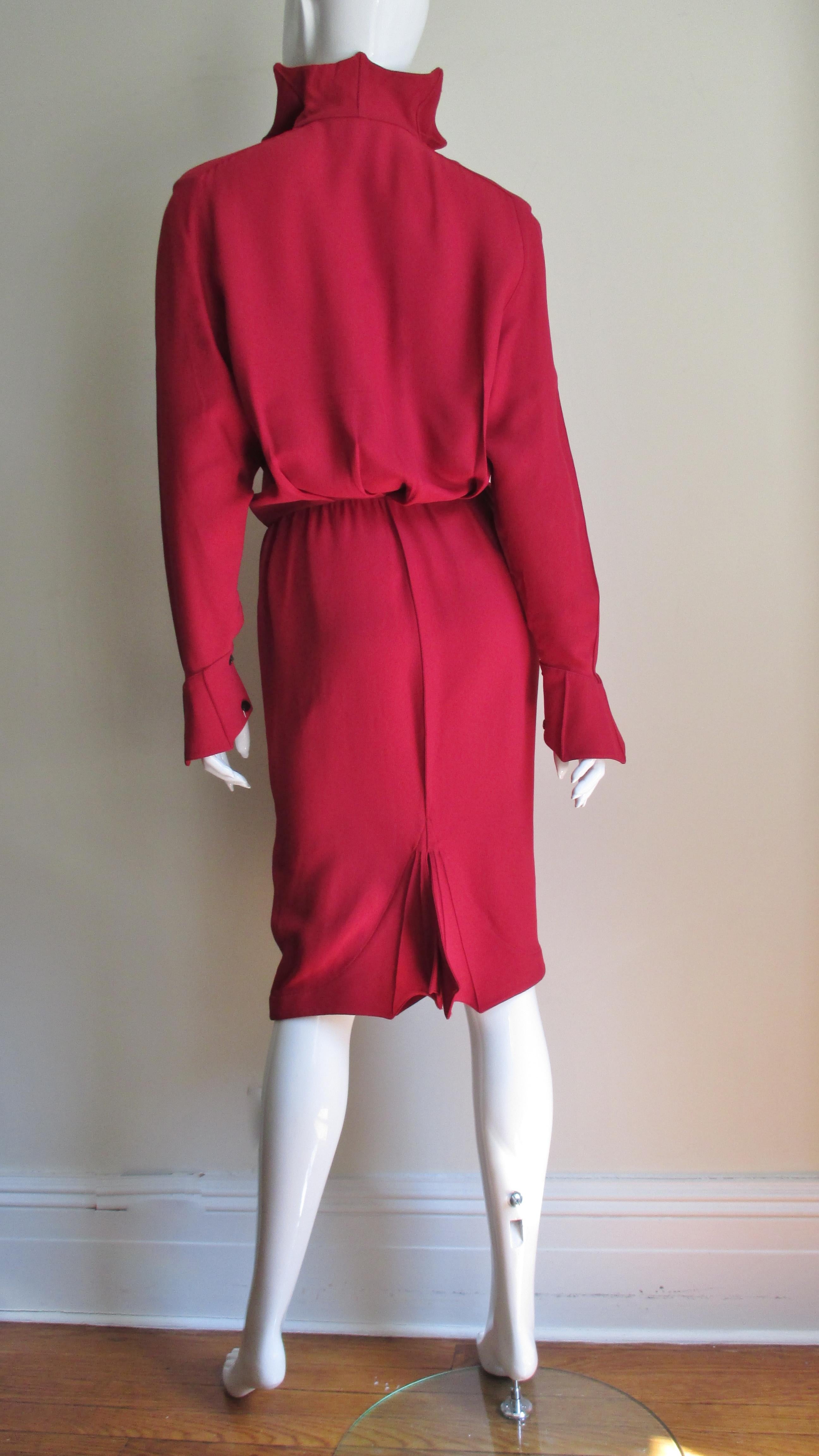 Thierry Mugler Dress with Pointed Collar and Cuffs 1980s For Sale 10